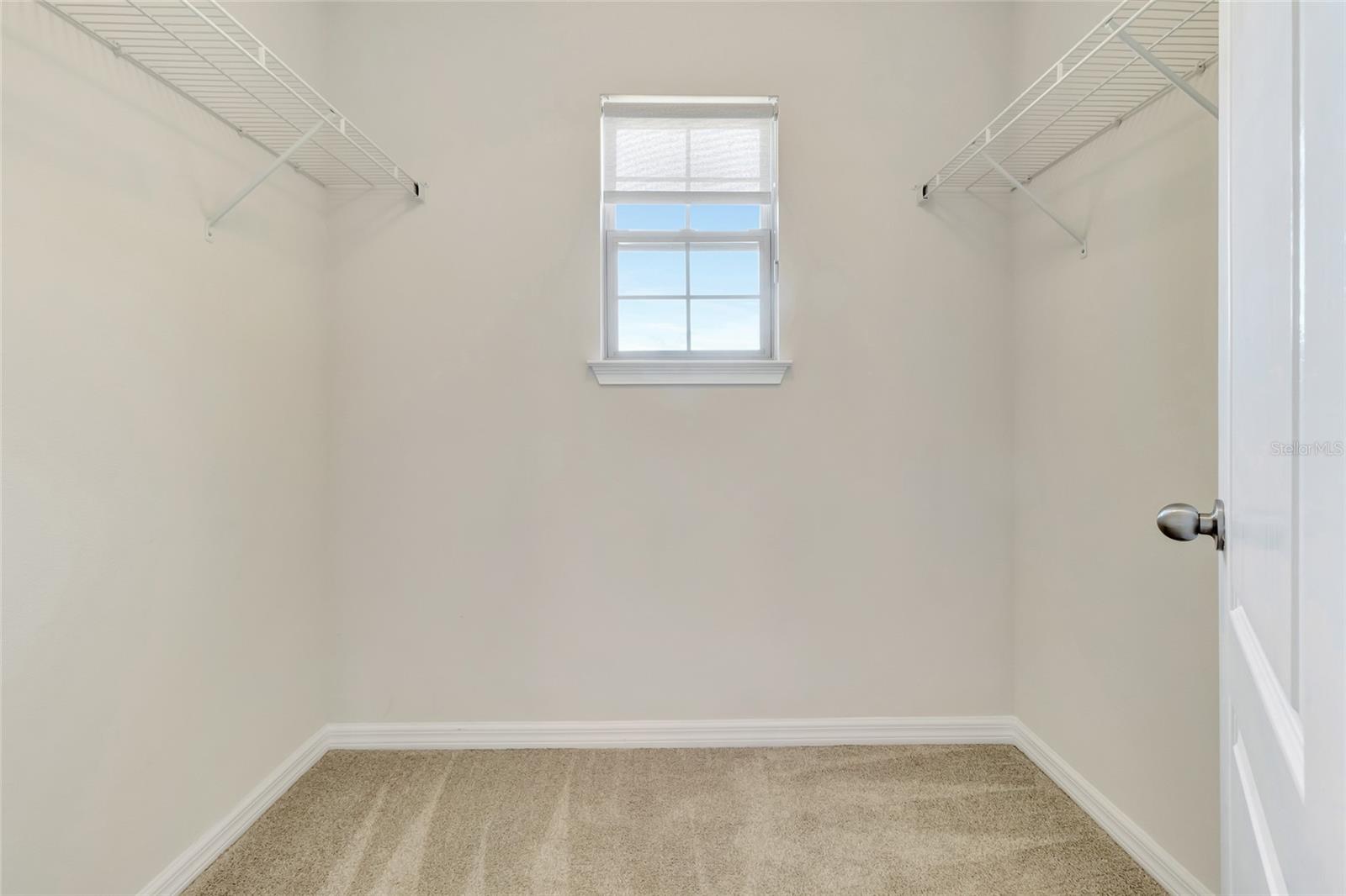 Image 37 of 75 For 1077 Fountain Coin Loop