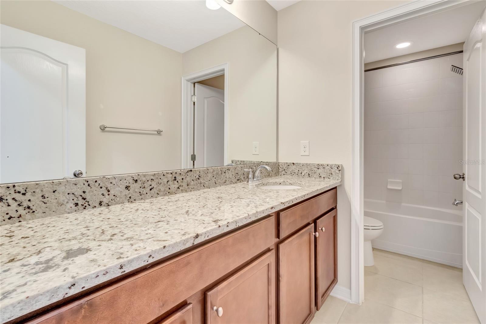 Image 38 of 75 For 1077 Fountain Coin Loop