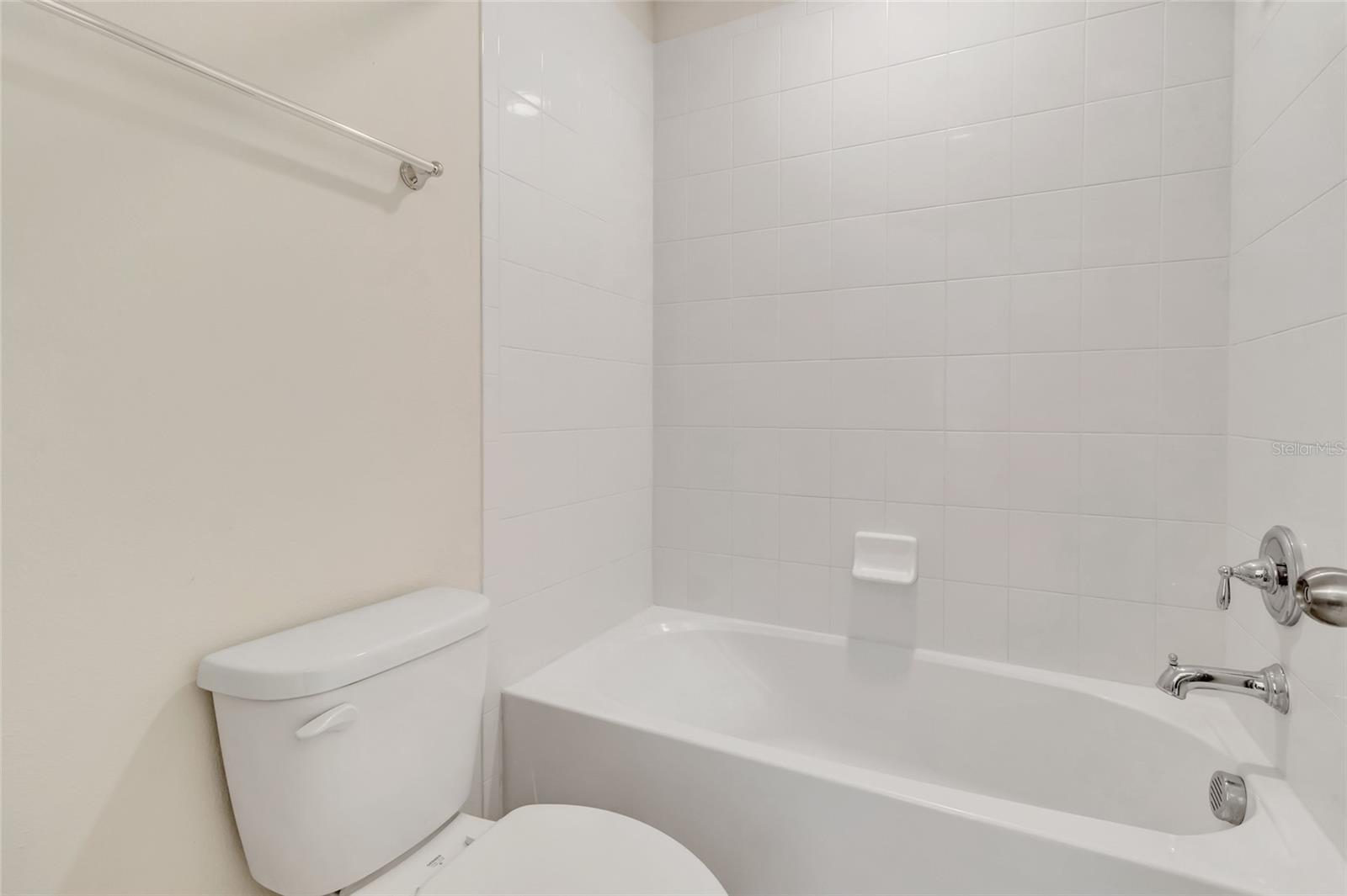 Image 39 of 75 For 1077 Fountain Coin Loop