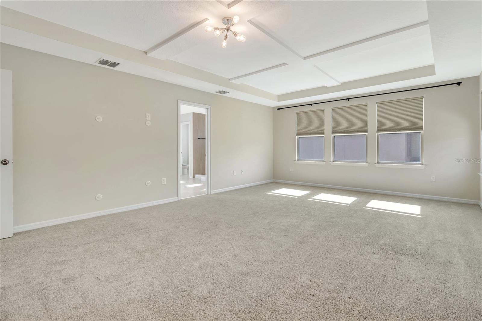 Image 41 of 75 For 1077 Fountain Coin Loop