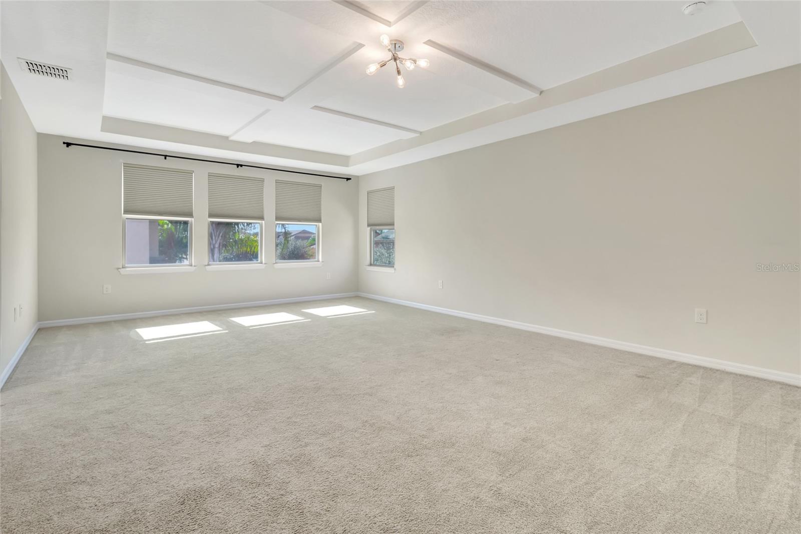 Image 42 of 75 For 1077 Fountain Coin Loop