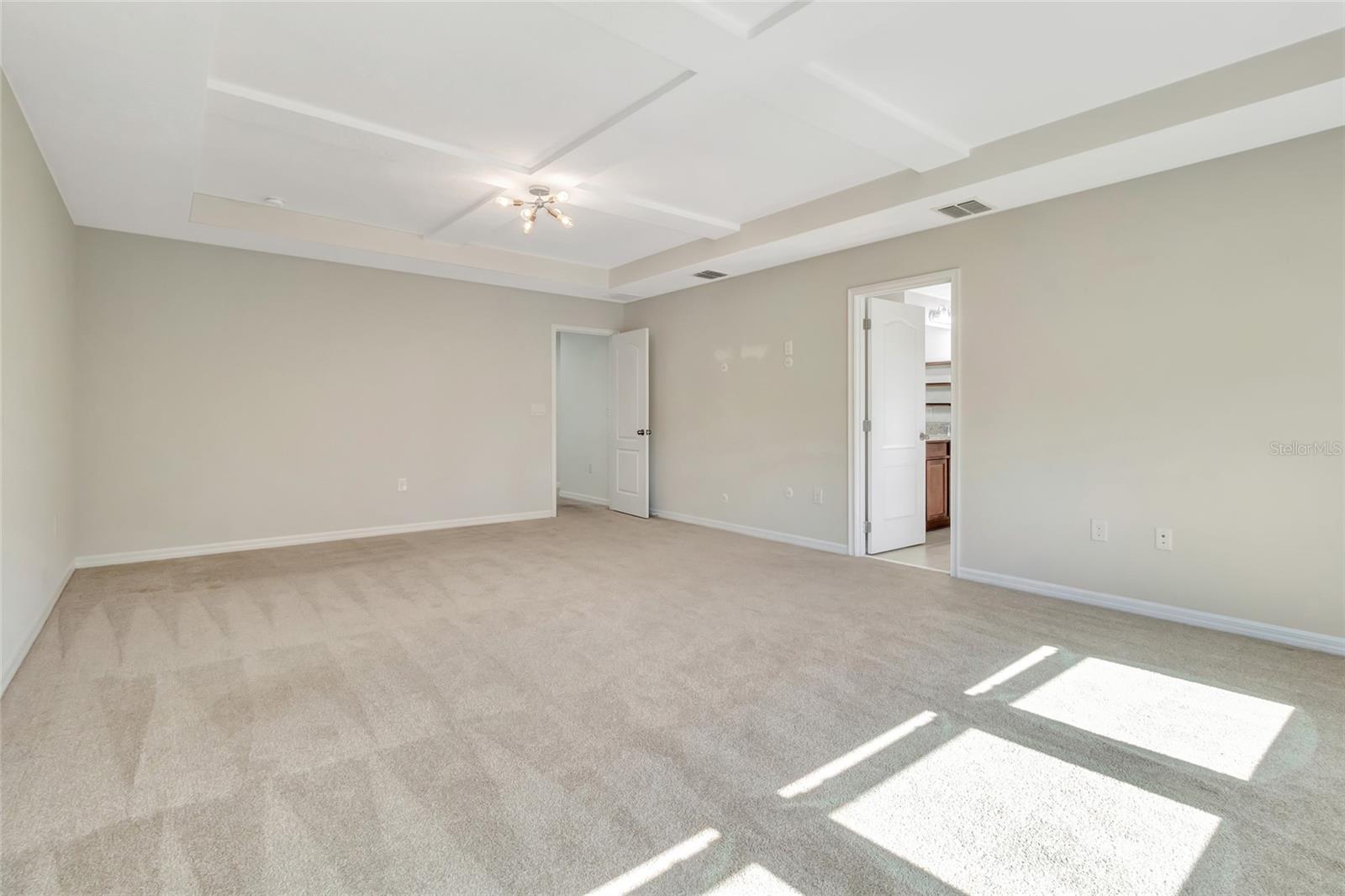 Image 43 of 75 For 1077 Fountain Coin Loop