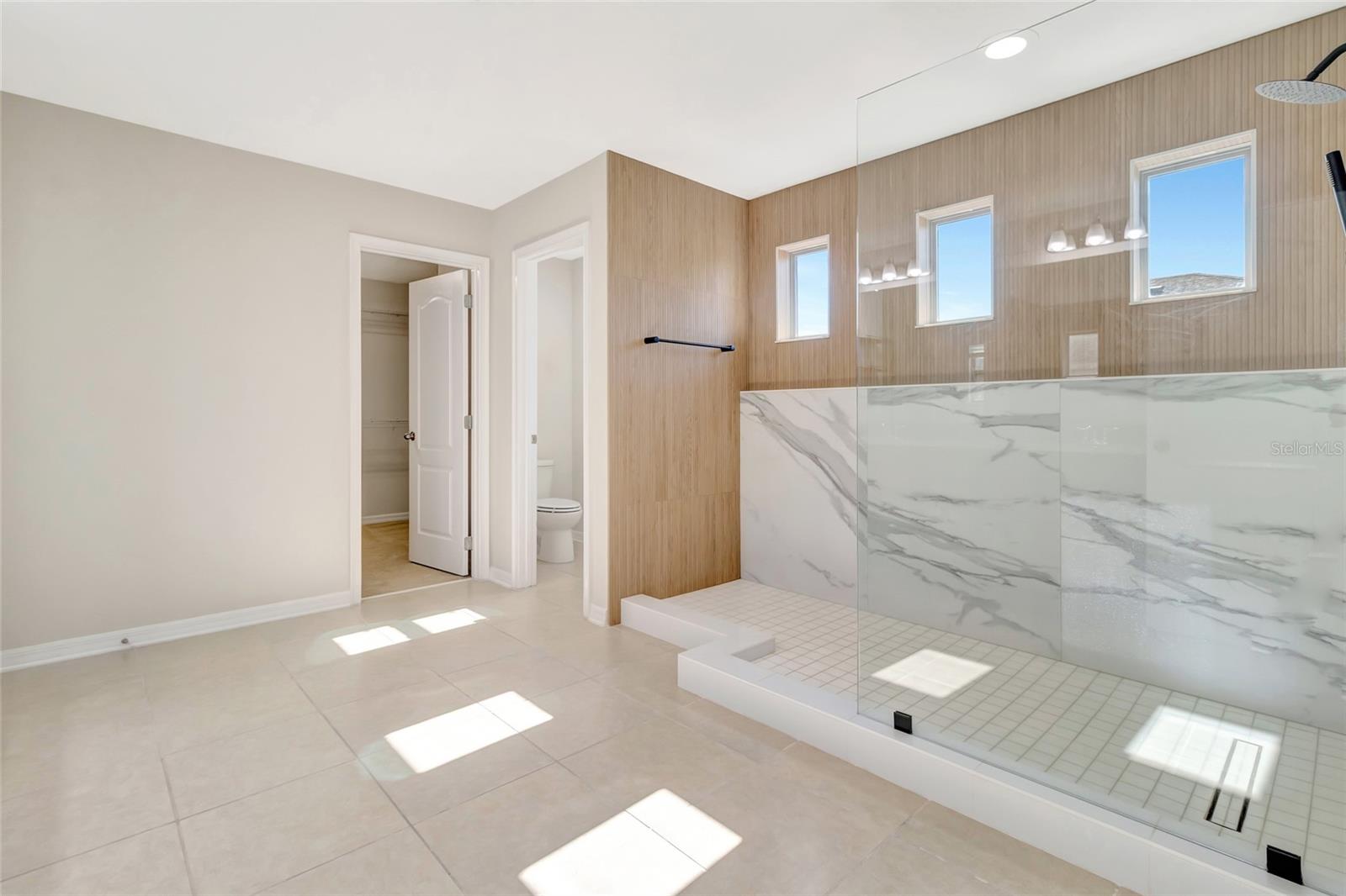 Image 44 of 75 For 1077 Fountain Coin Loop