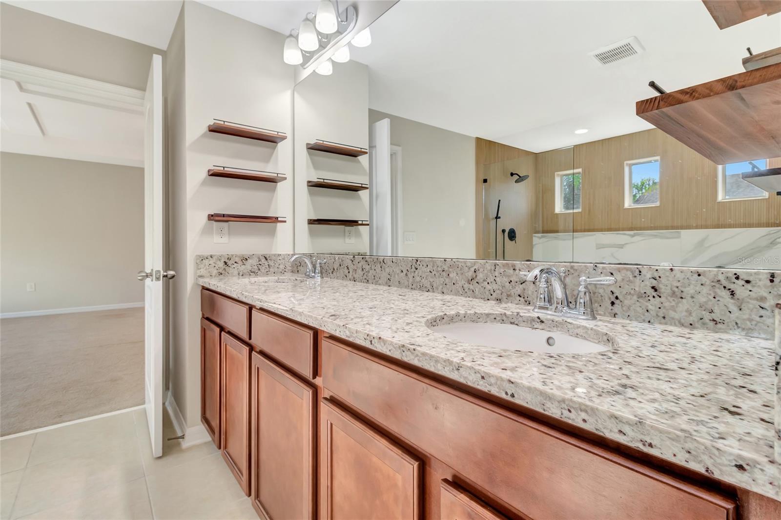 Image 48 of 75 For 1077 Fountain Coin Loop