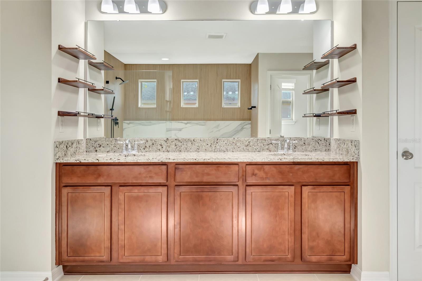 Image 50 of 75 For 1077 Fountain Coin Loop