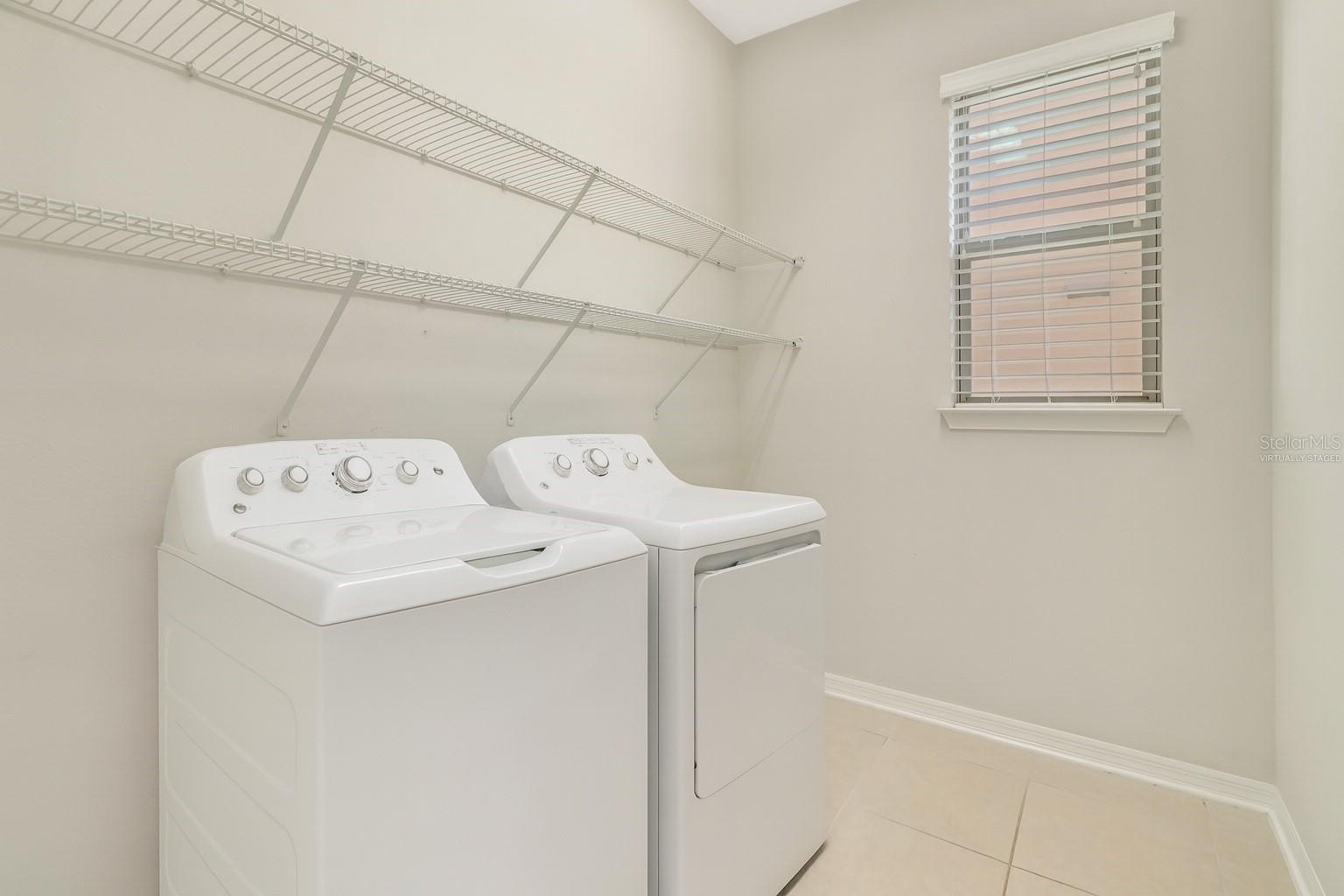 Image 53 of 75 For 1077 Fountain Coin Loop