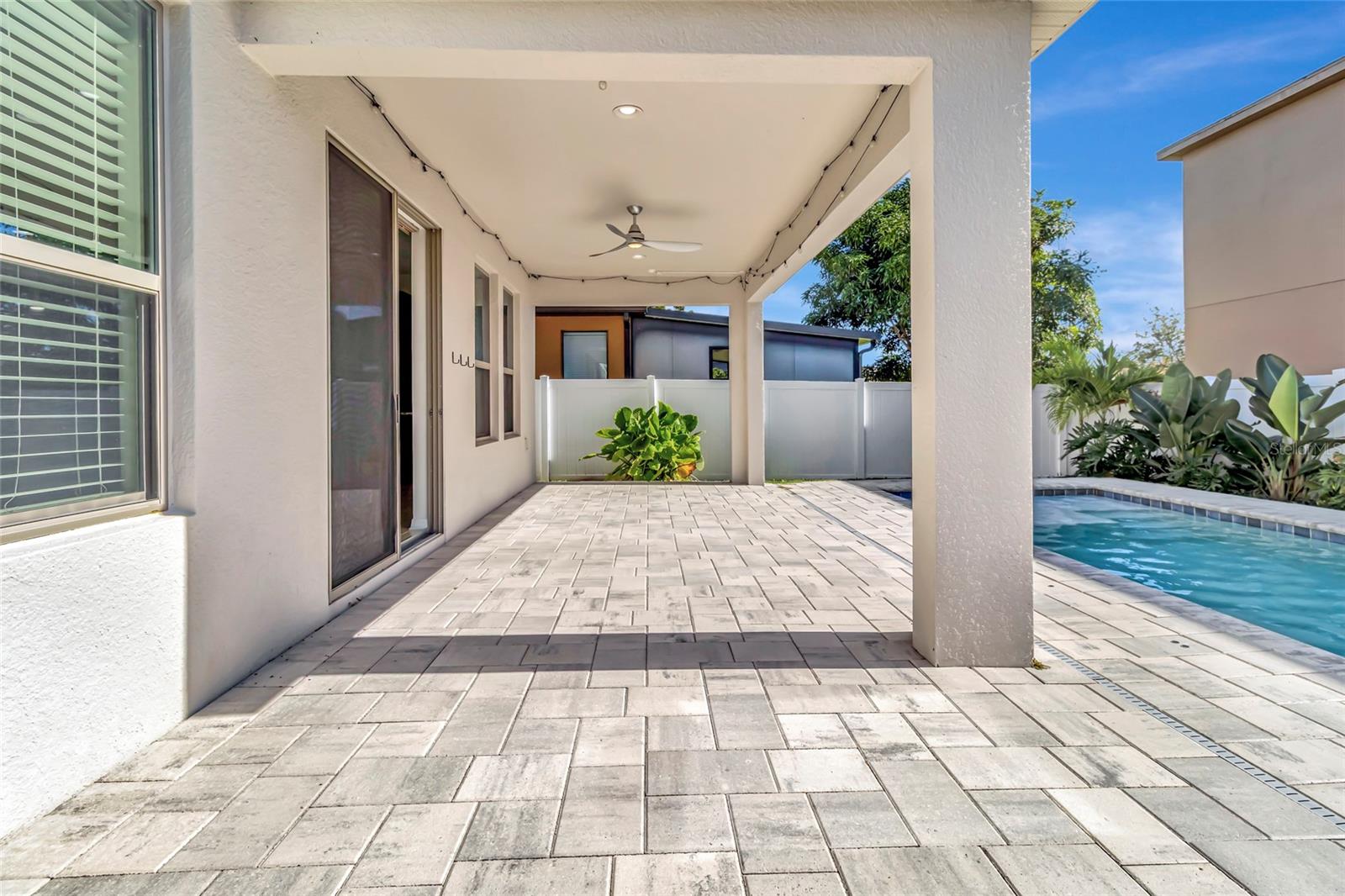 Image 59 of 75 For 1077 Fountain Coin Loop