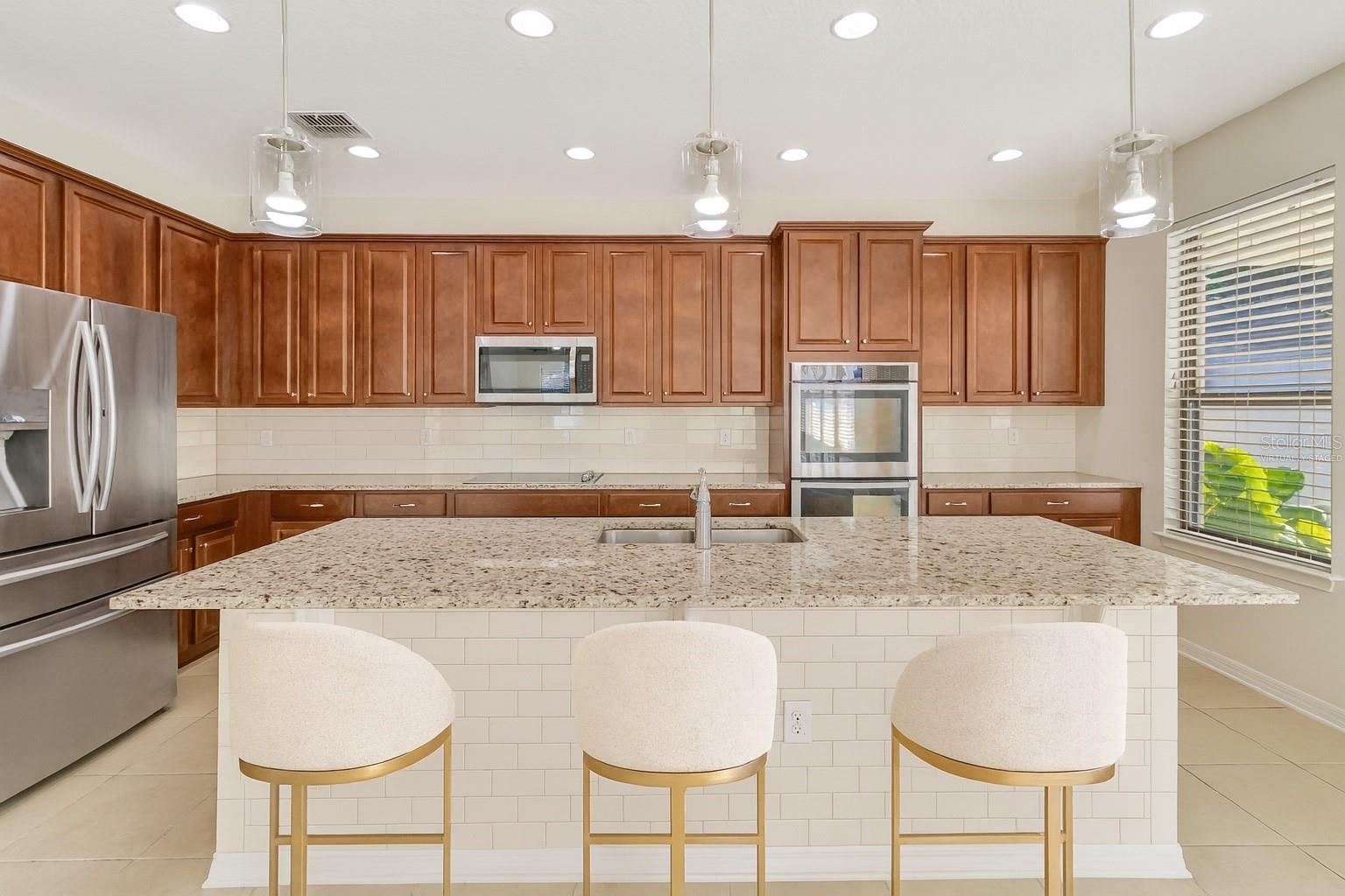 Image 6 of 75 For 1077 Fountain Coin Loop