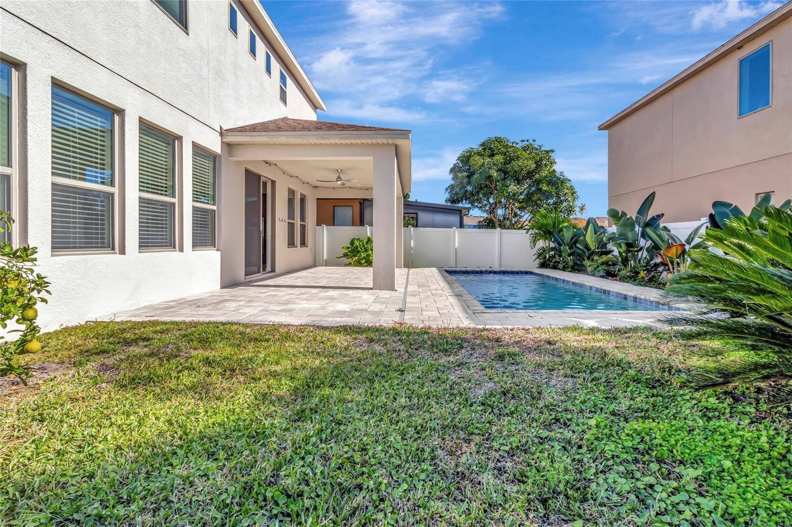 Image 60 of 75 For 1077 Fountain Coin Loop