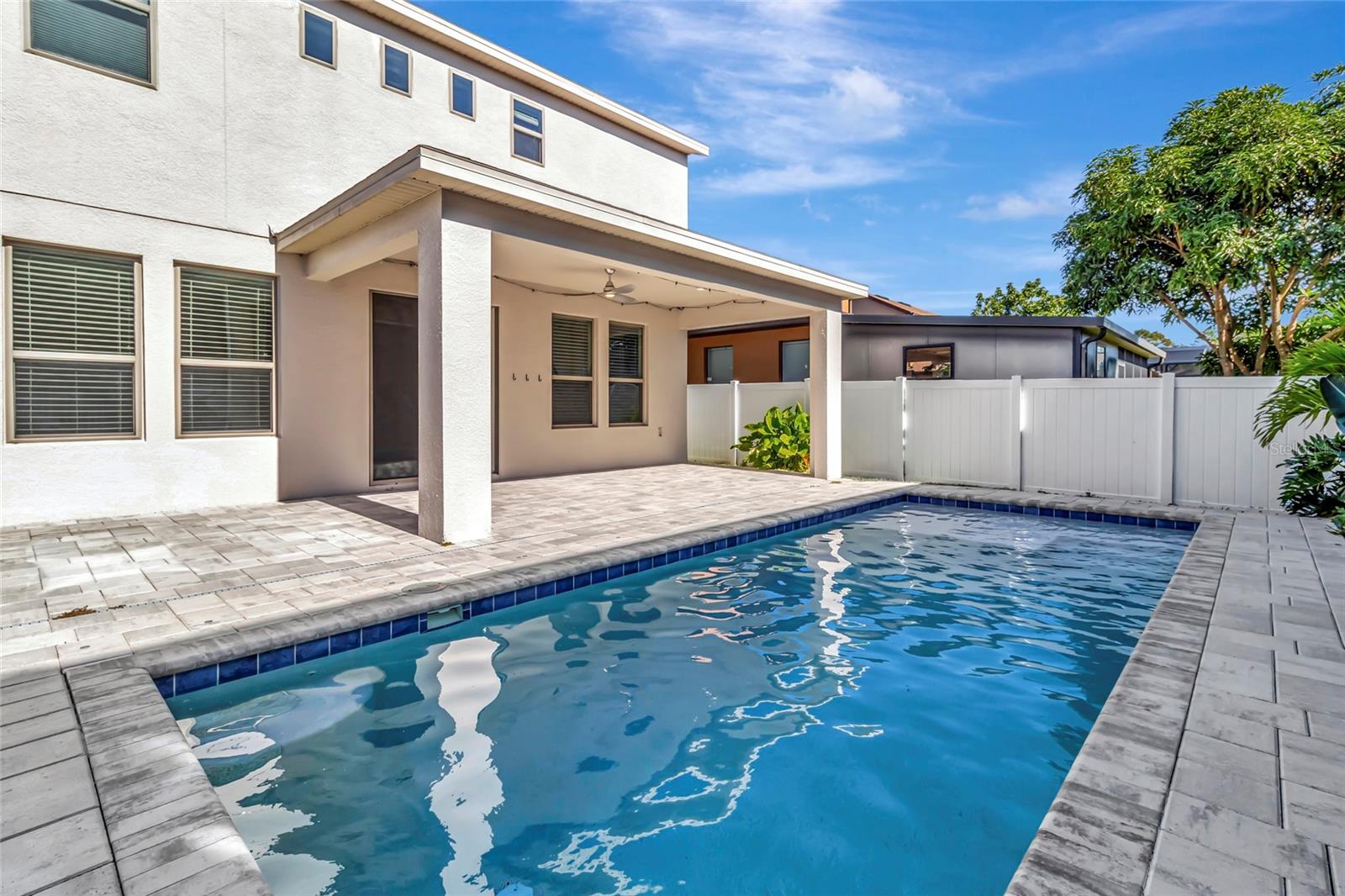 Image 61 of 75 For 1077 Fountain Coin Loop