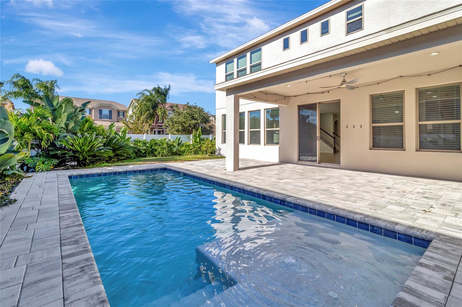 Image 62 of 75 For 1077 Fountain Coin Loop