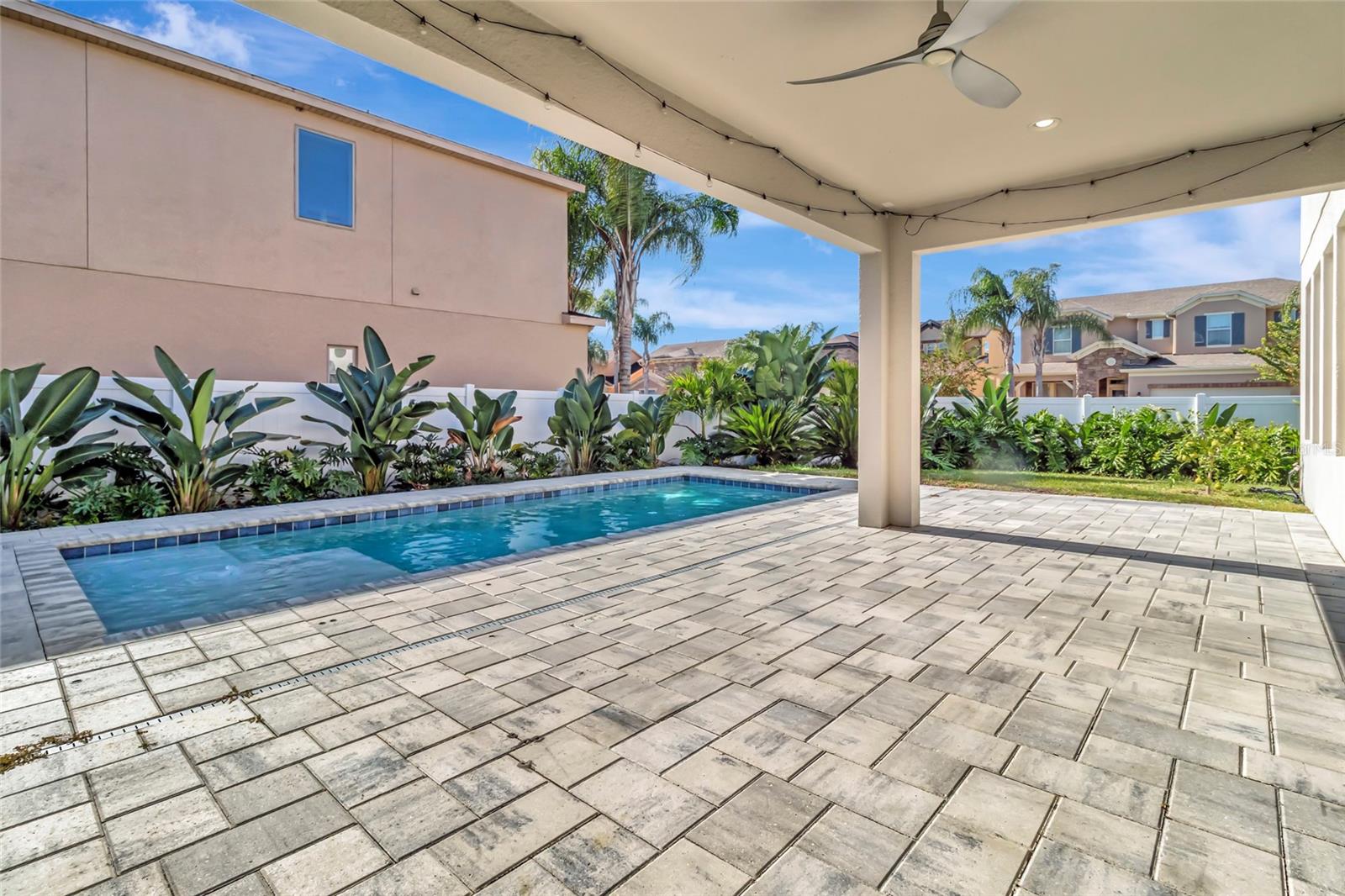 Image 64 of 75 For 1077 Fountain Coin Loop