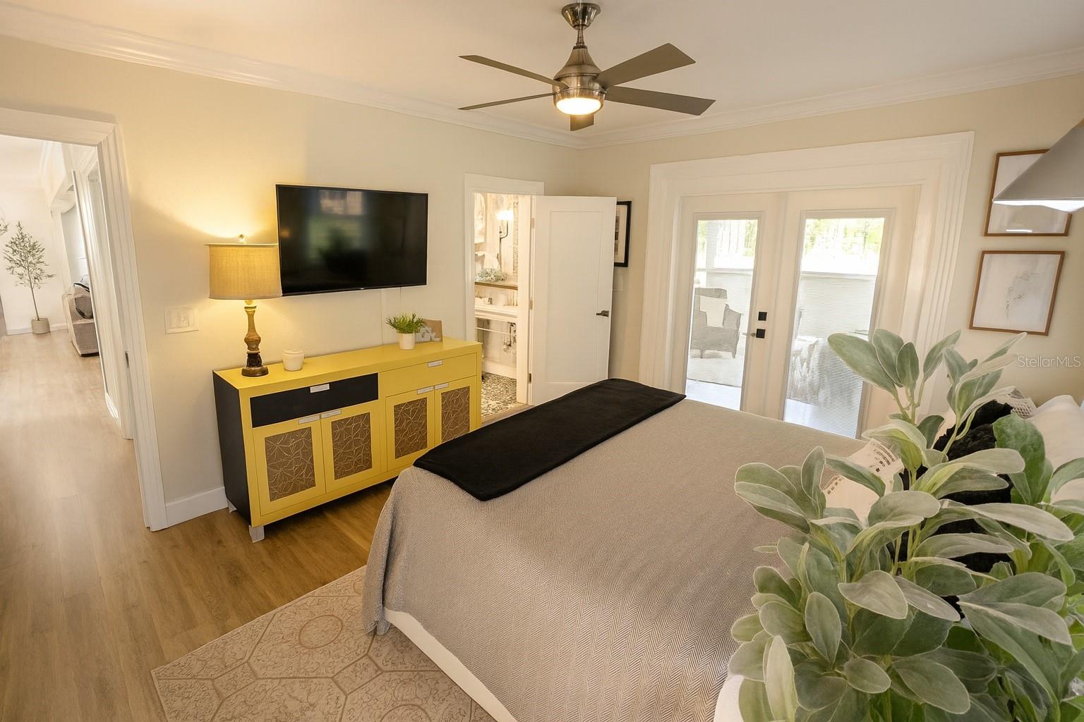 Image 10 of 39 For 21135 Peckham Avenue