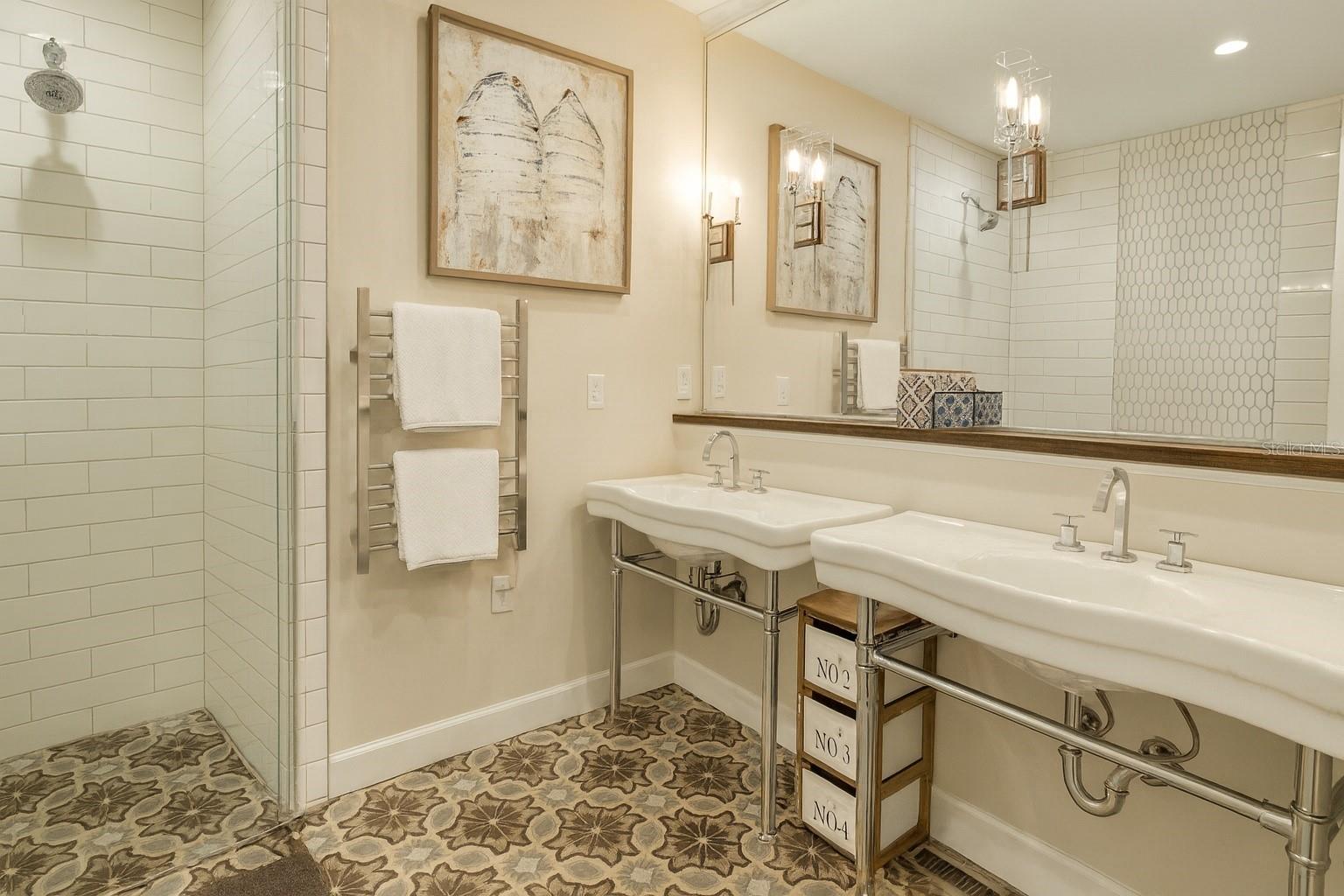 Image 13 of 39 For 21135 Peckham Avenue