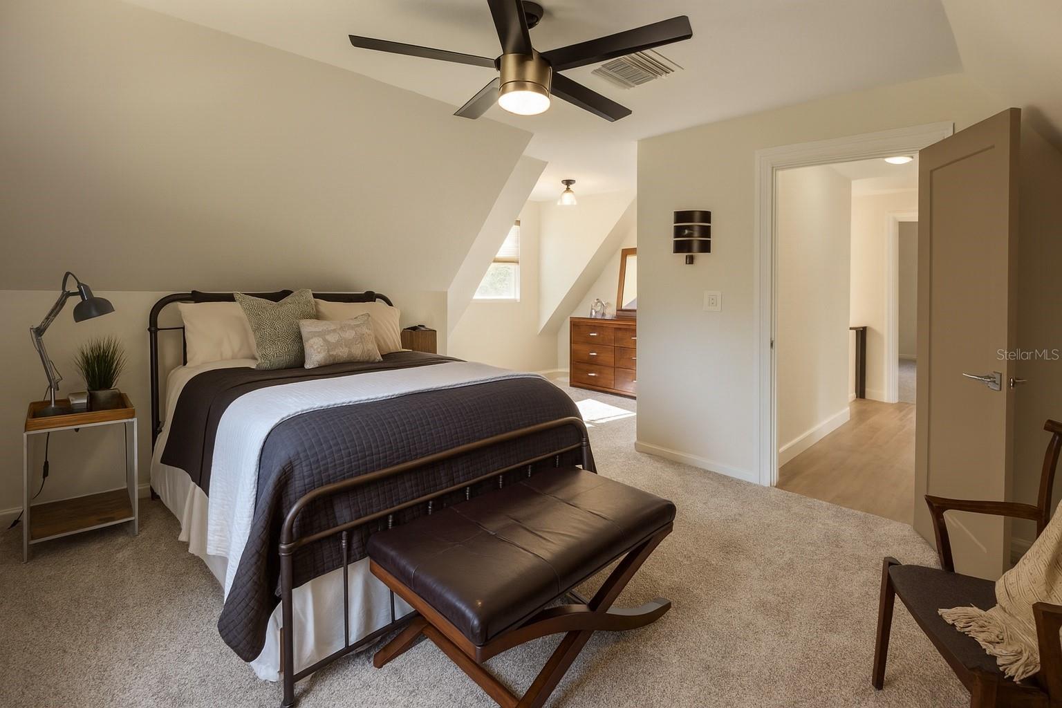 Image 16 of 39 For 21135 Peckham Avenue