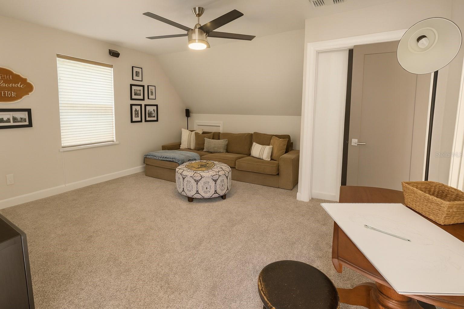 Image 18 of 39 For 21135 Peckham Avenue