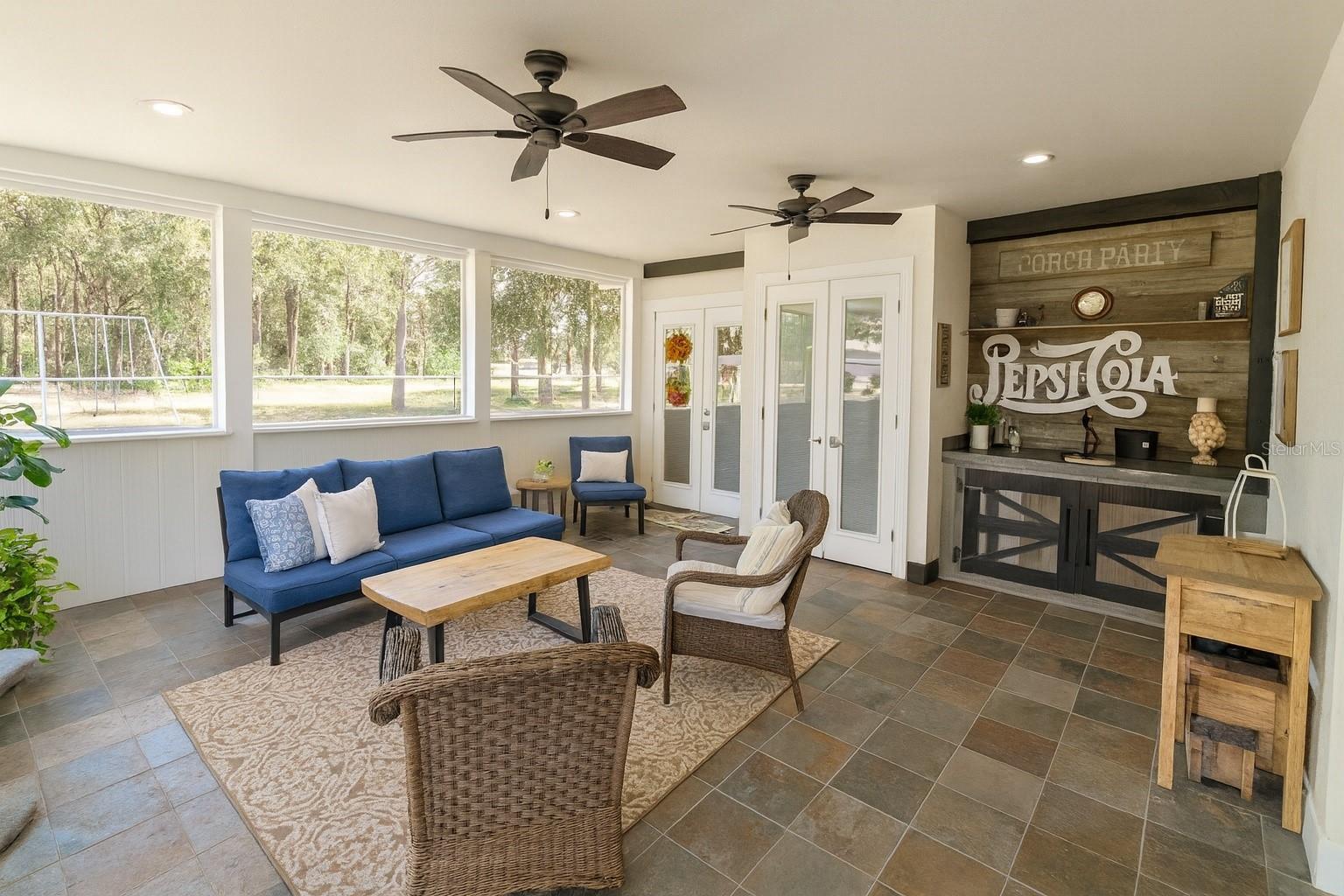 Image 25 of 39 For 21135 Peckham Avenue