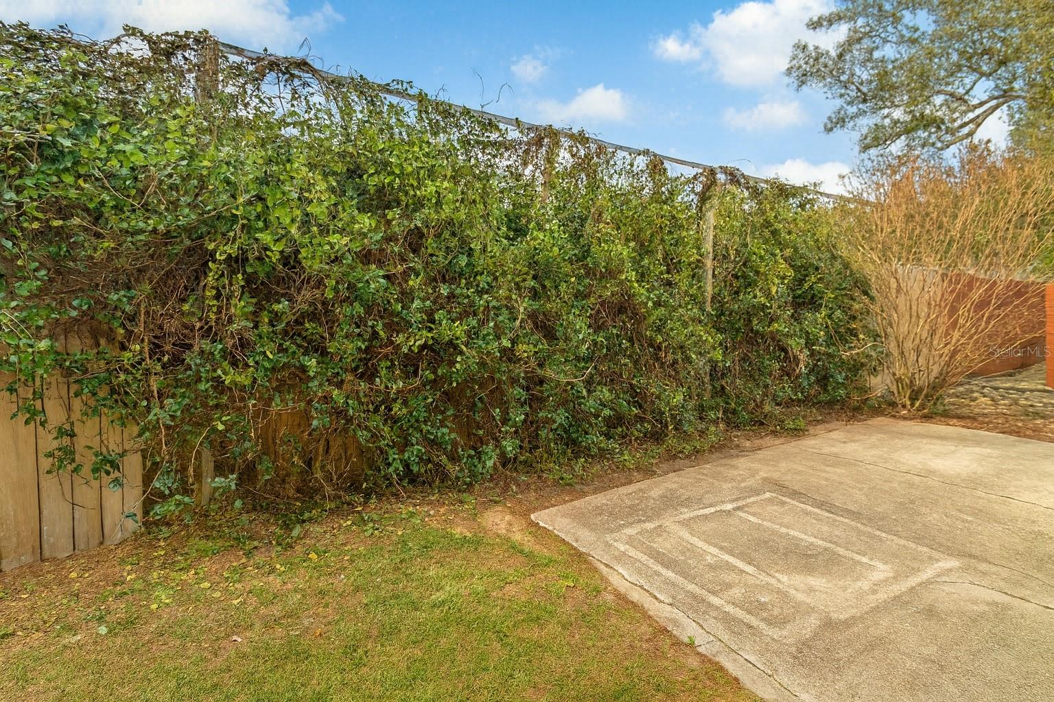 Image 30 of 39 For 21135 Peckham Avenue