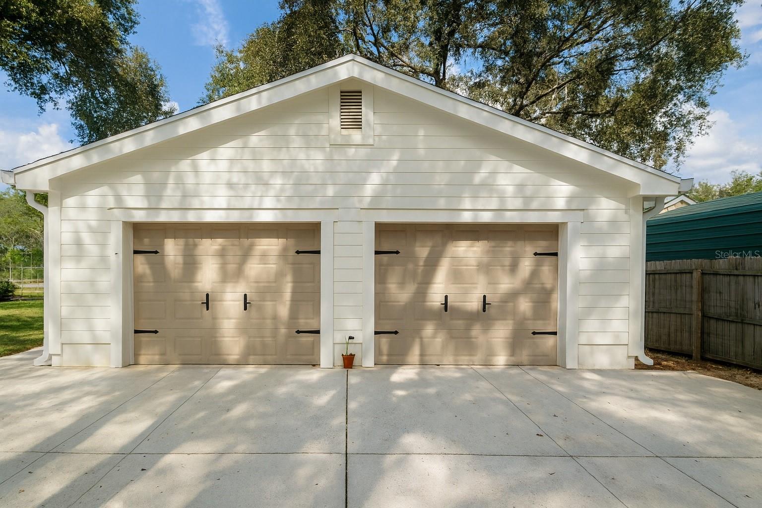 Image 36 of 39 For 21135 Peckham Avenue