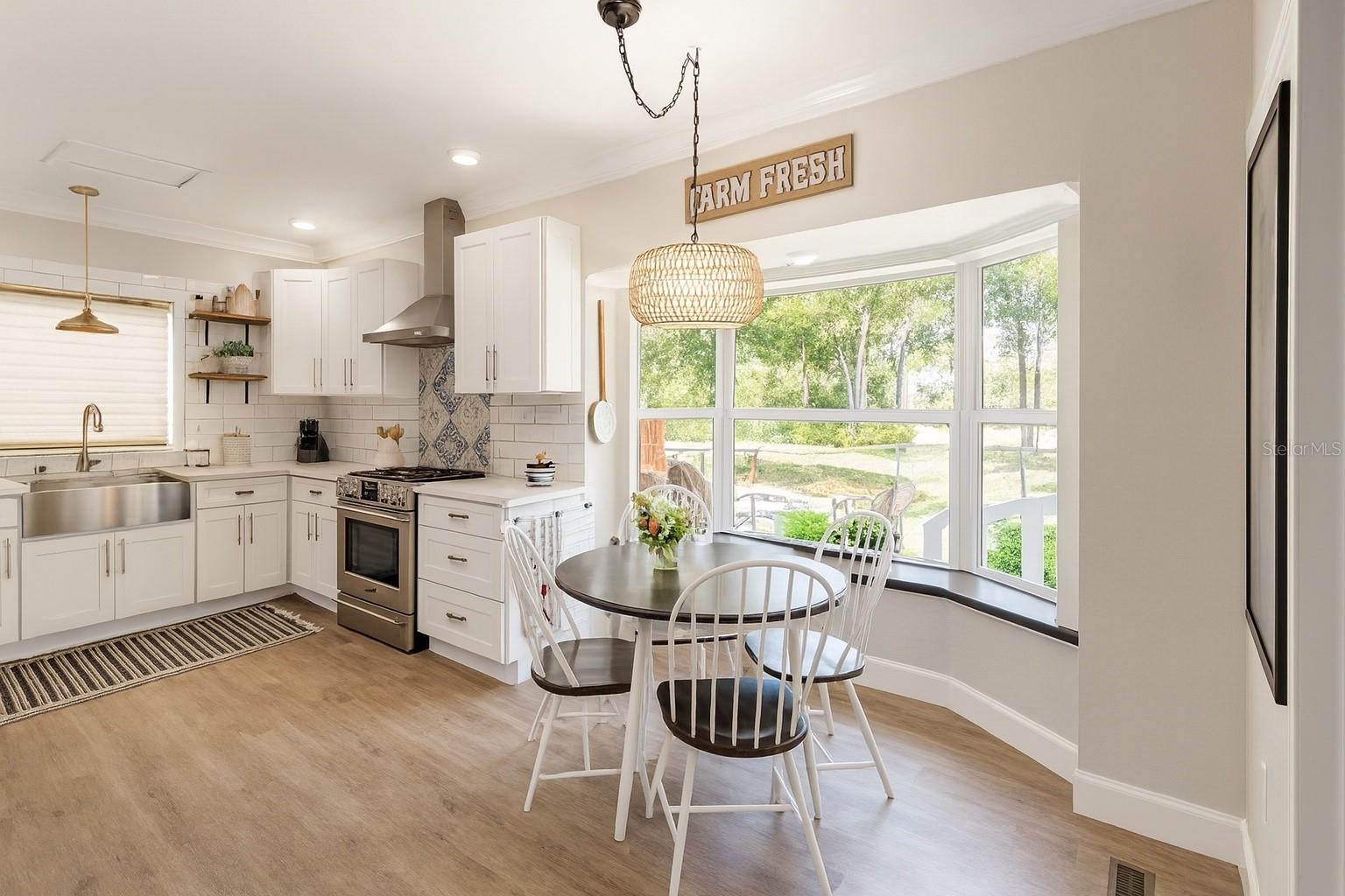 Image 5 of 39 For 21135 Peckham Avenue