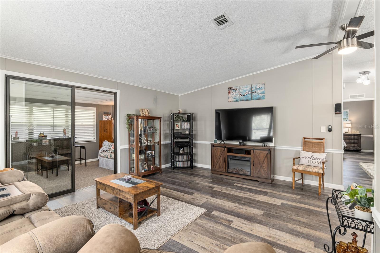 Image 15 of 39 For 1727 Hilton Head Boulevard