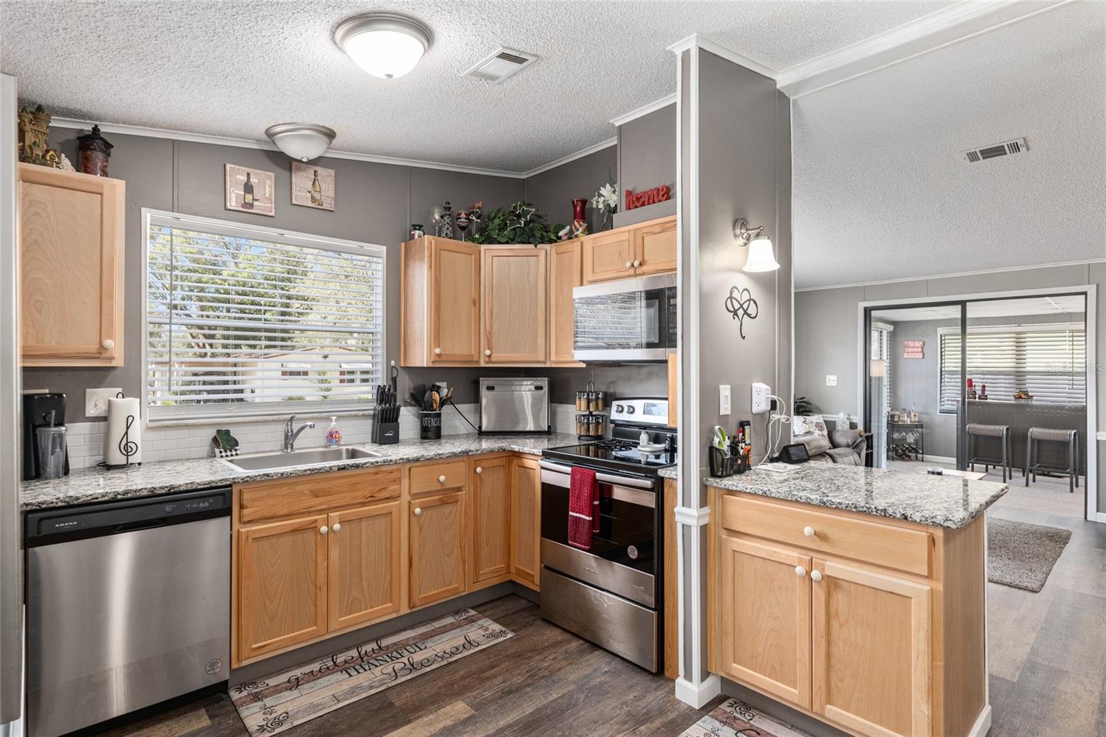 Image 5 of 39 For 1727 Hilton Head Boulevard