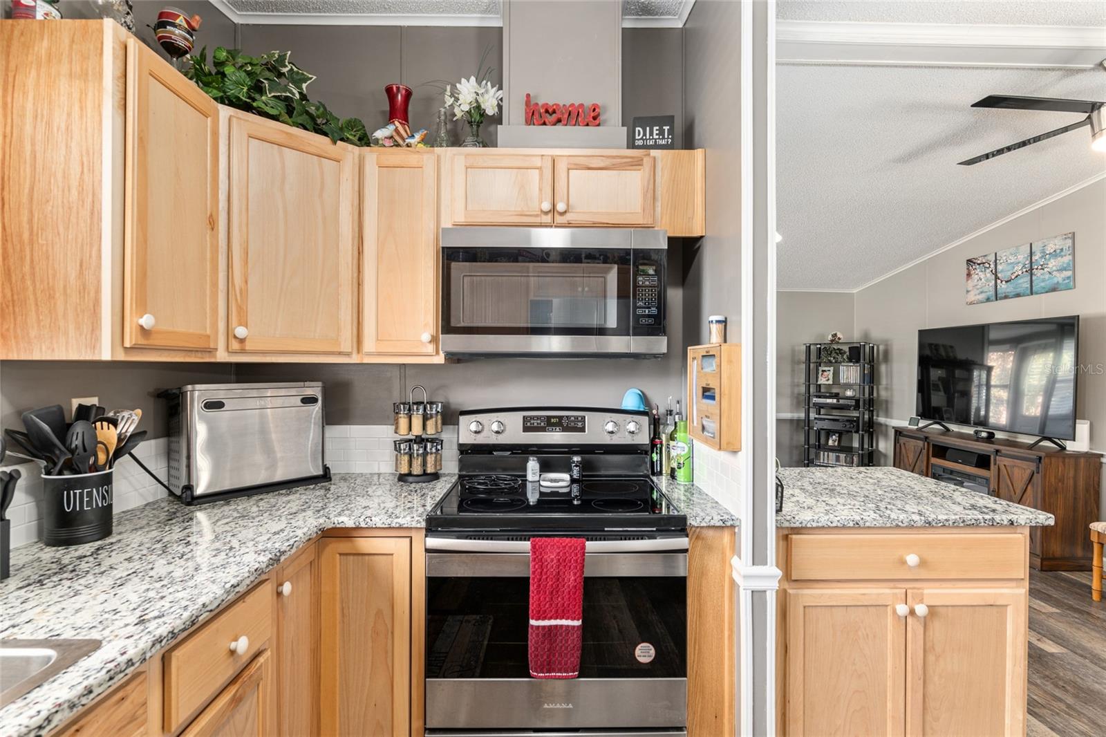 Image 8 of 39 For 1727 Hilton Head Boulevard