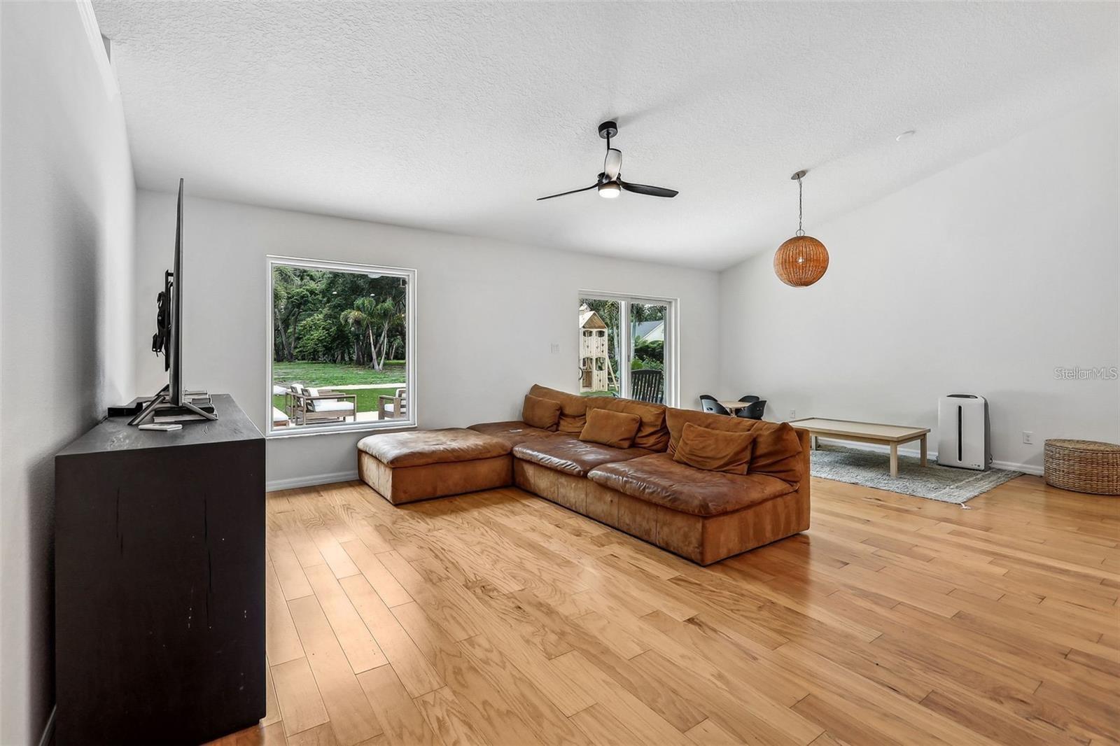 Image 21 of 39 For 33943 Lake Joanna Drive