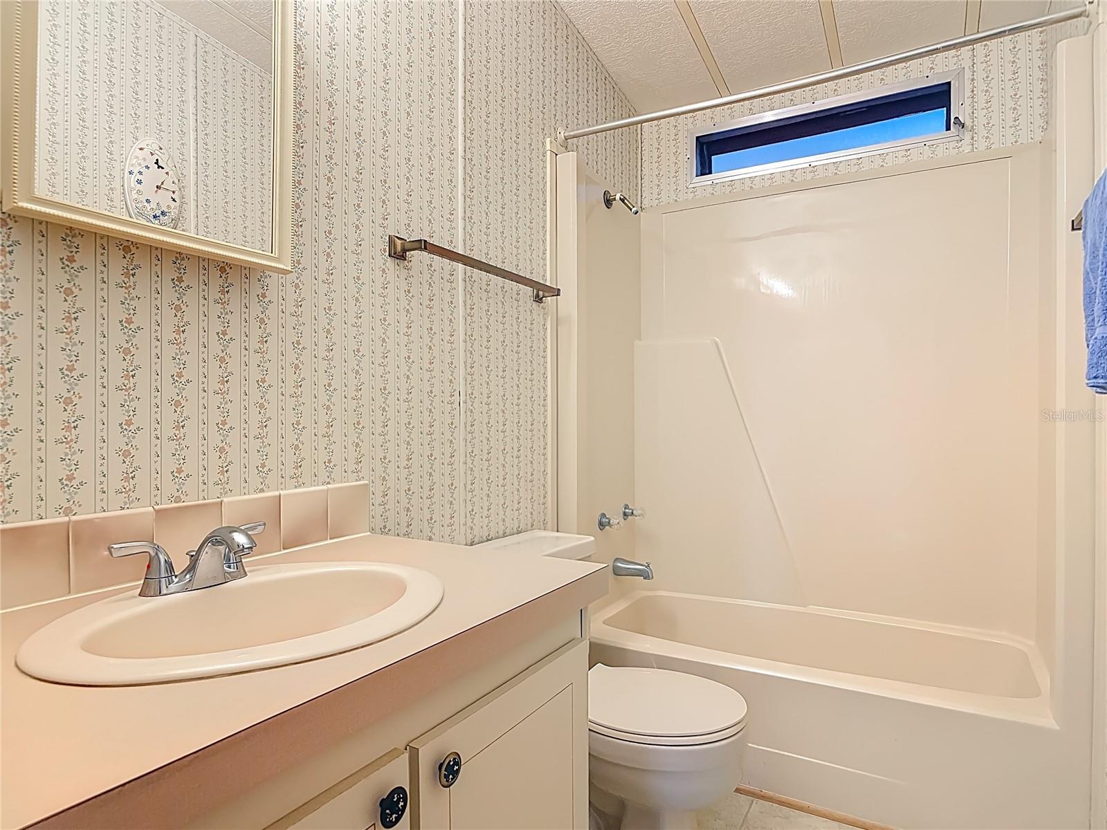 Image 18 of 43 For 1441 Apache Circle