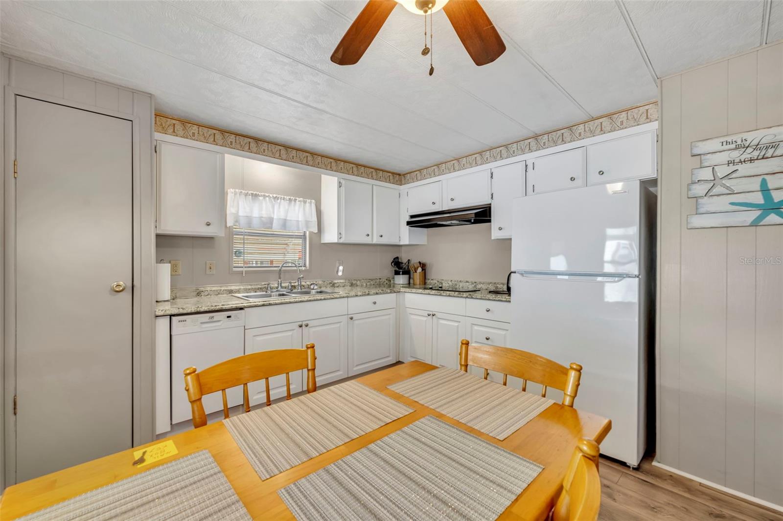 Image 14 of 44 For 11 Hawaiian Way