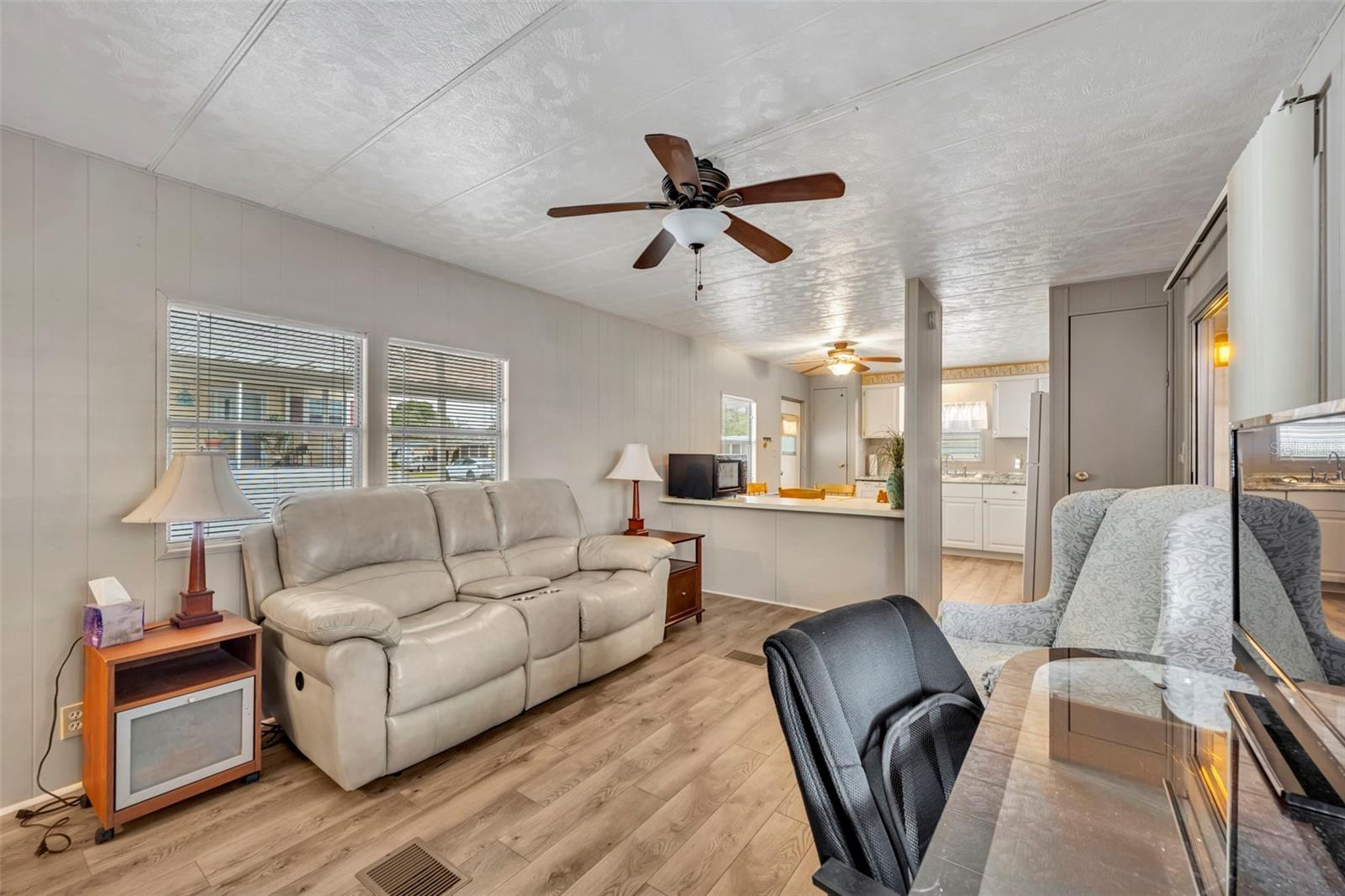 Image 9 of 44 For 11 Hawaiian Way