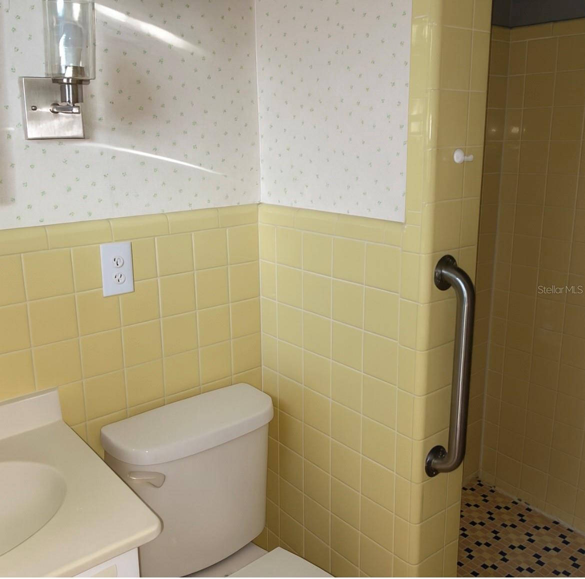 Image 6 of 15 For 627 Anderson Street