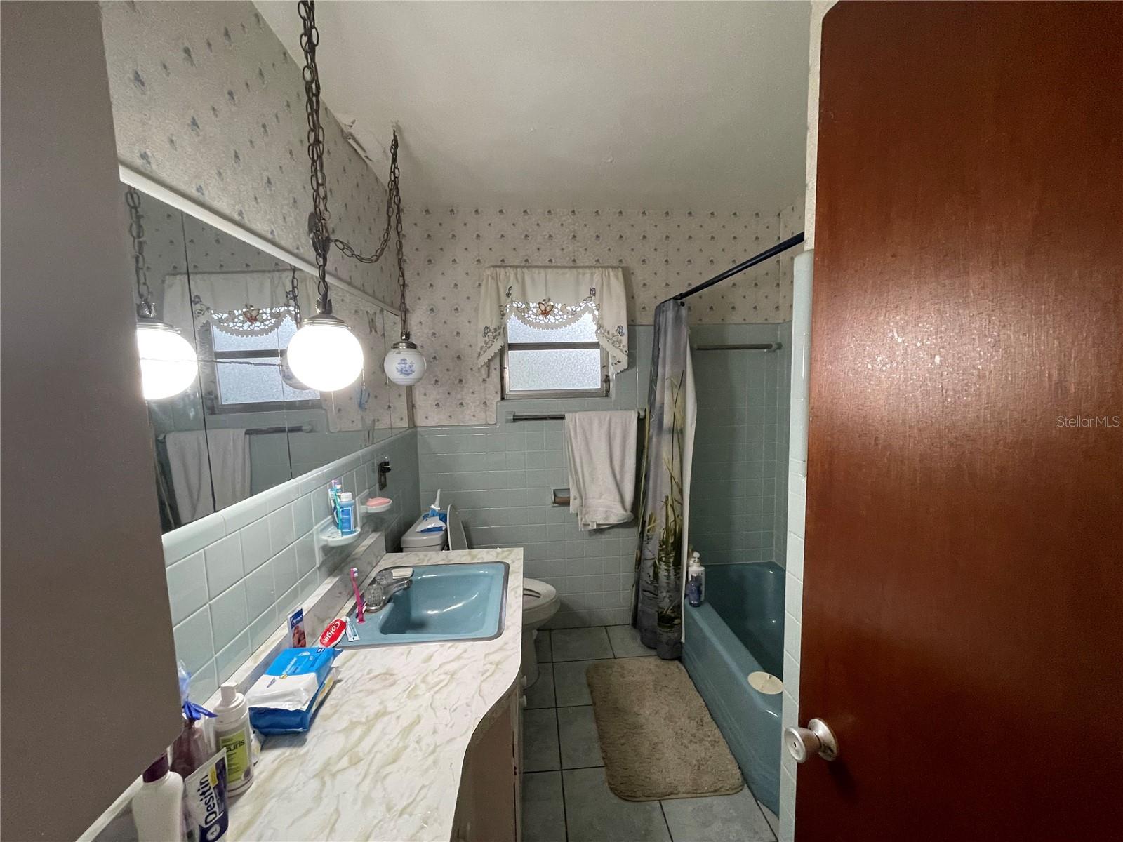 Image 8 of 15 For 627 Anderson Street