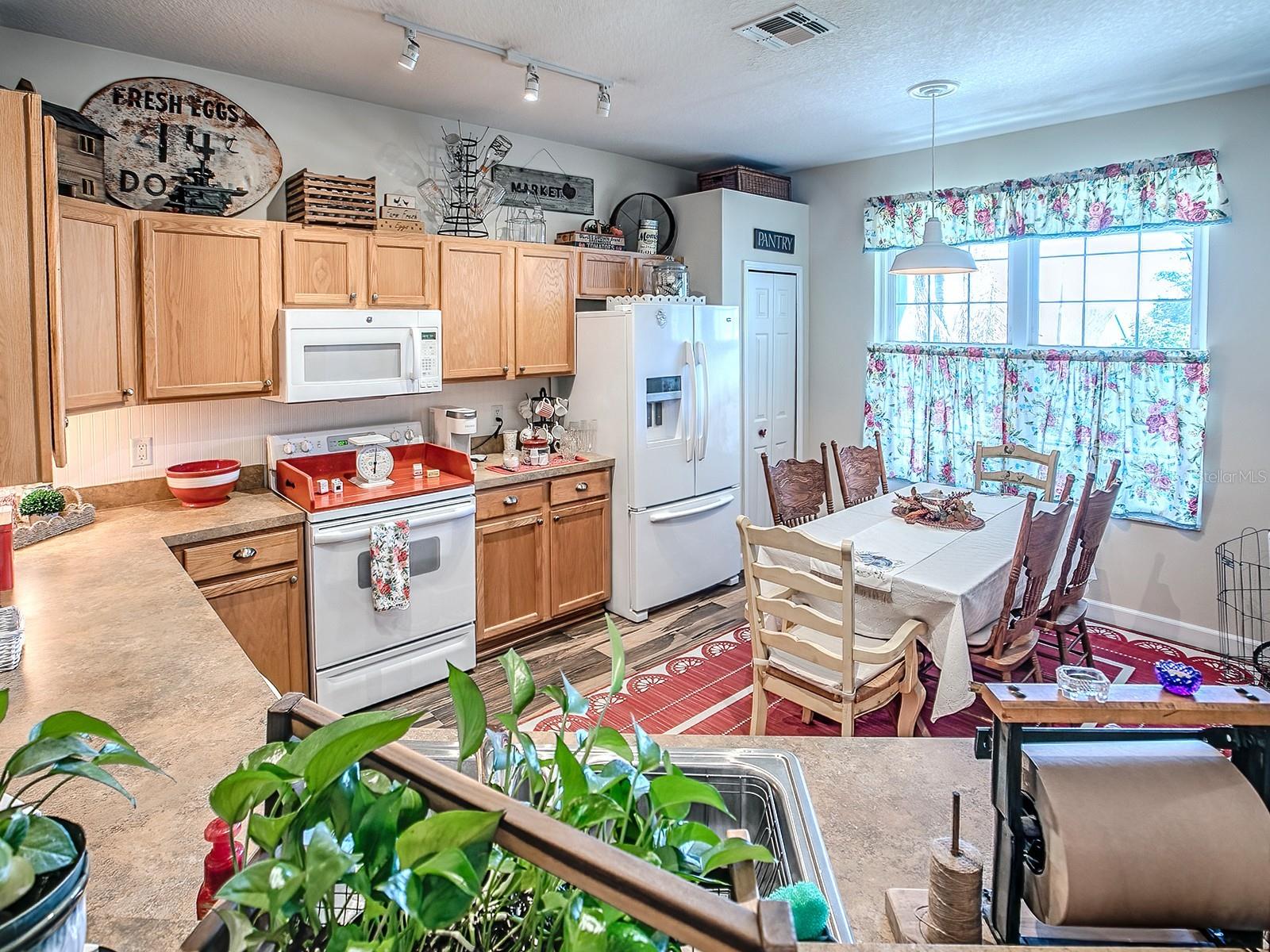 Image 6 of 40 For 926 Dekleva Drive