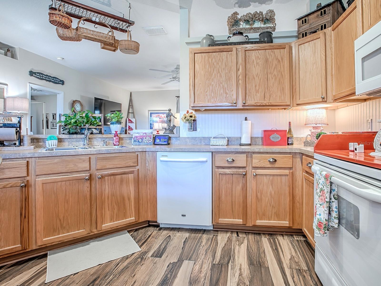 Image 8 of 40 For 926 Dekleva Drive