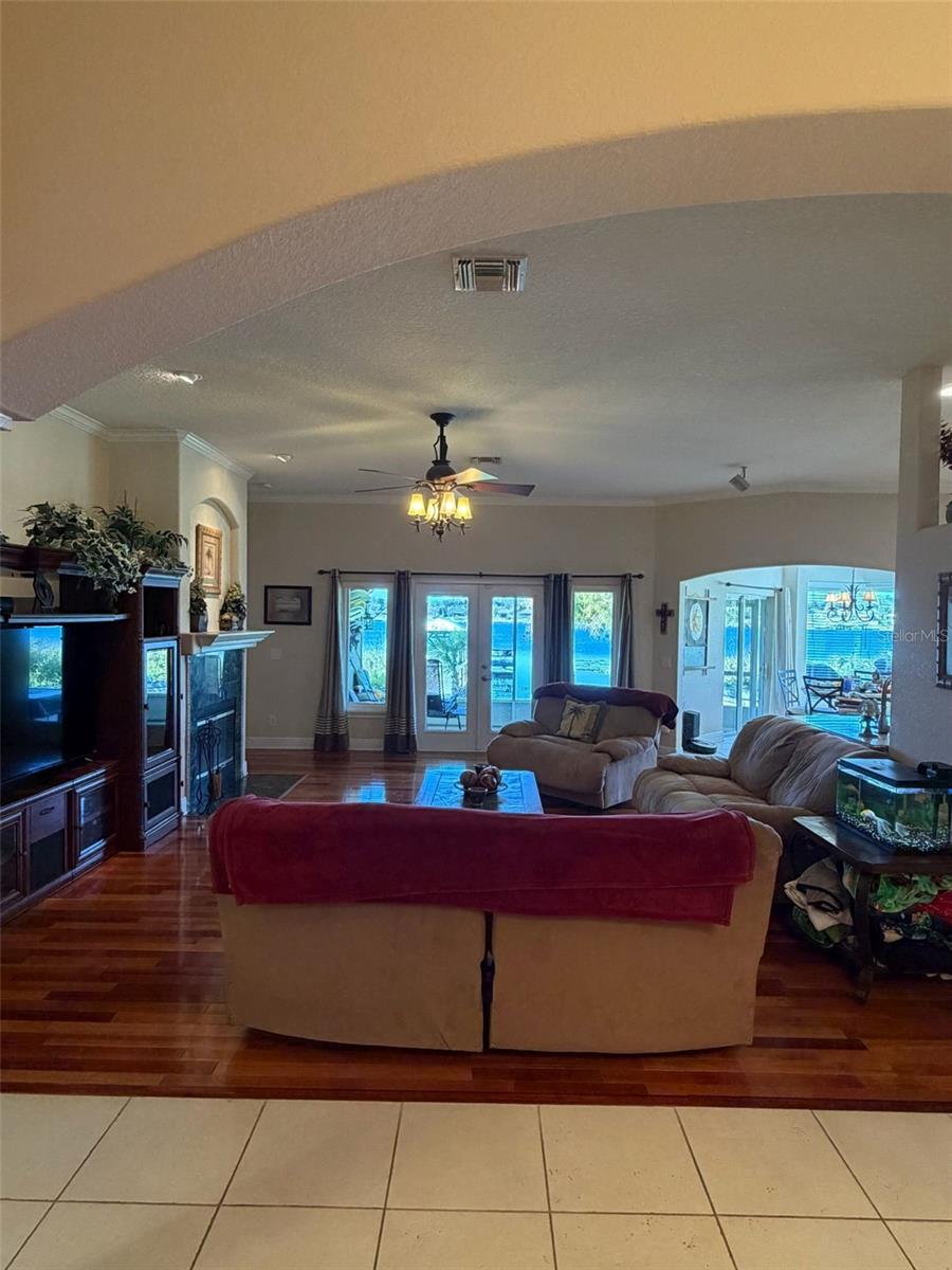 Image 13 of 45 For 1601 Lake Villa Drive