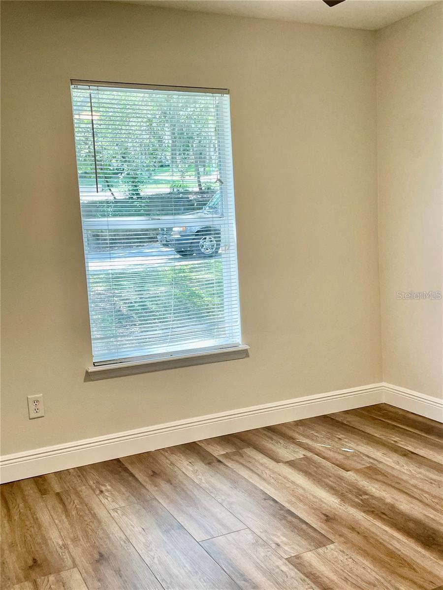 Image 15 of 16 For 445 Desoto Street