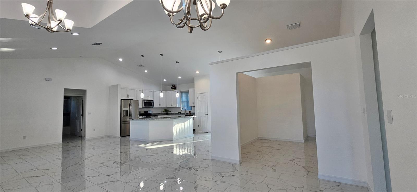 Image 7 of 36 For 17271 Peggy Avenue