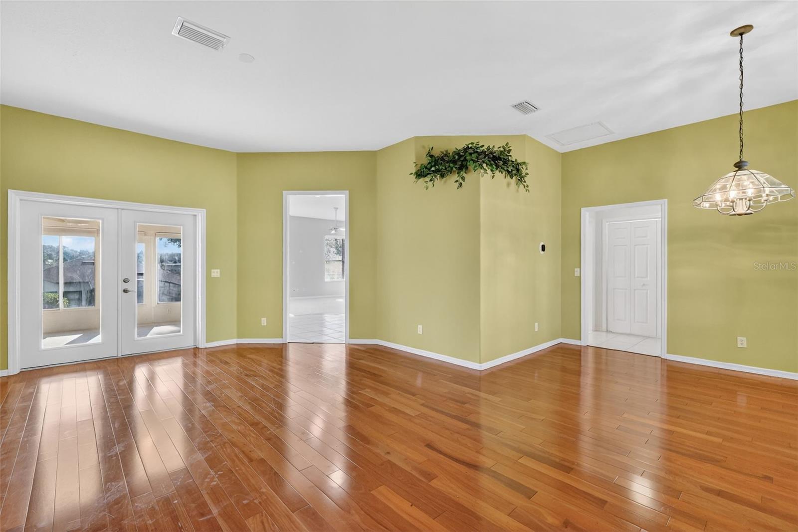 Image 11 of 46 For 5524 Saddleback Court