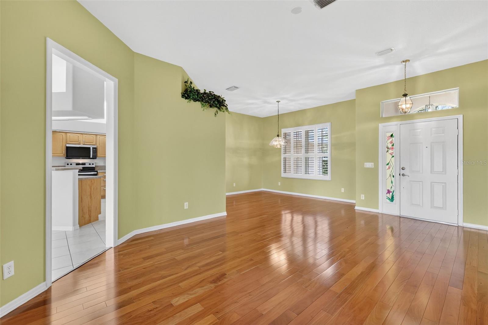 Image 12 of 46 For 5524 Saddleback Court