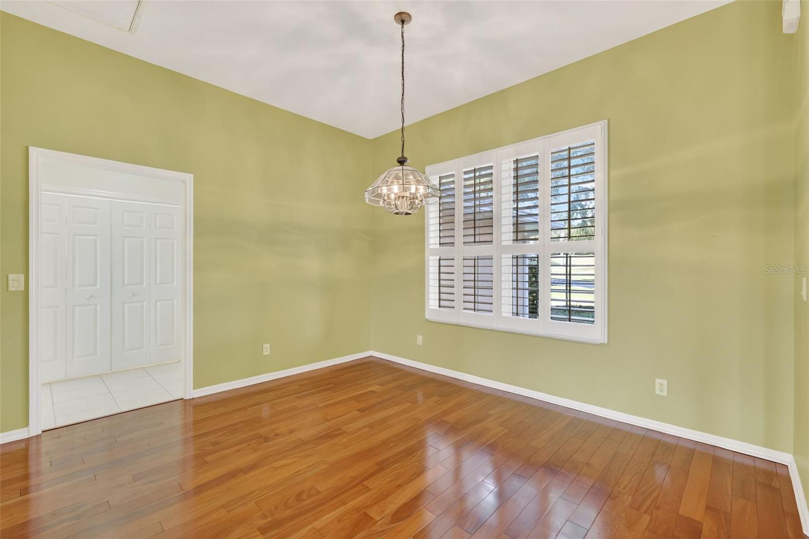 Image 14 of 46 For 5524 Saddleback Court