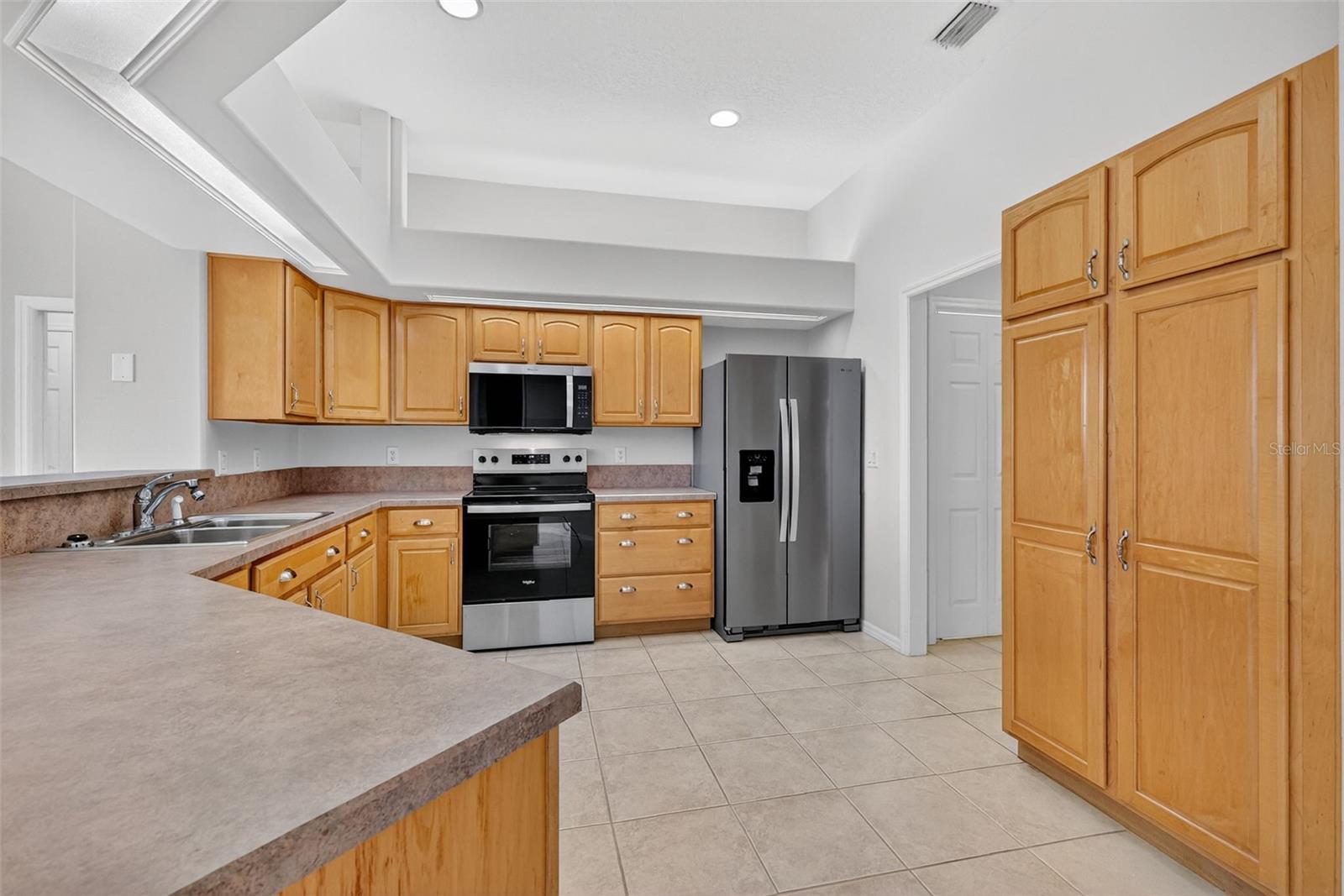 Image 20 of 46 For 5524 Saddleback Court