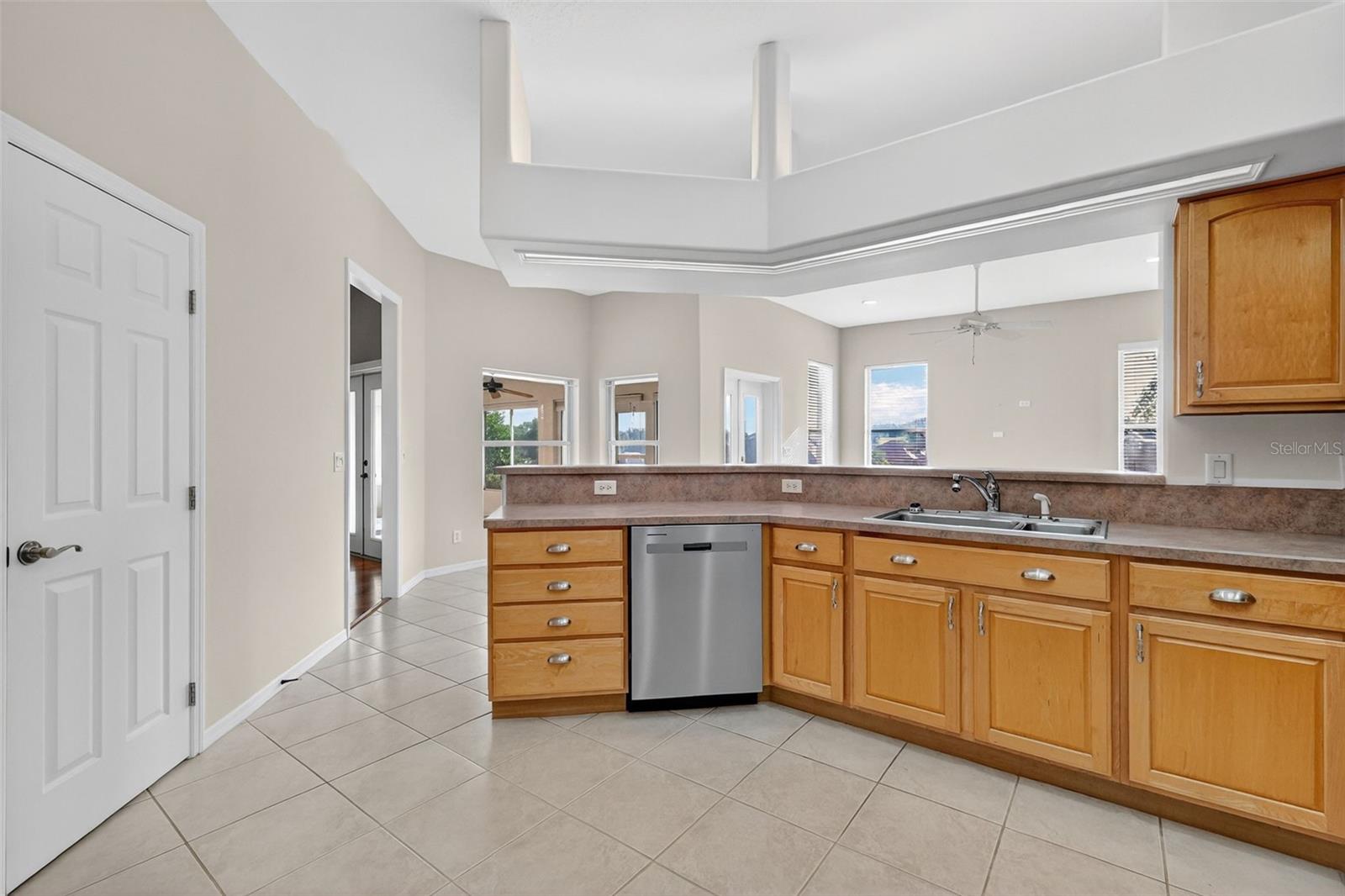 Image 22 of 46 For 5524 Saddleback Court