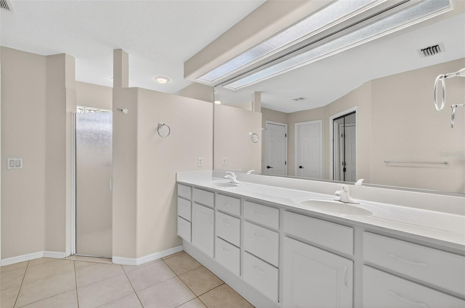 Image 29 of 46 For 5524 Saddleback Court