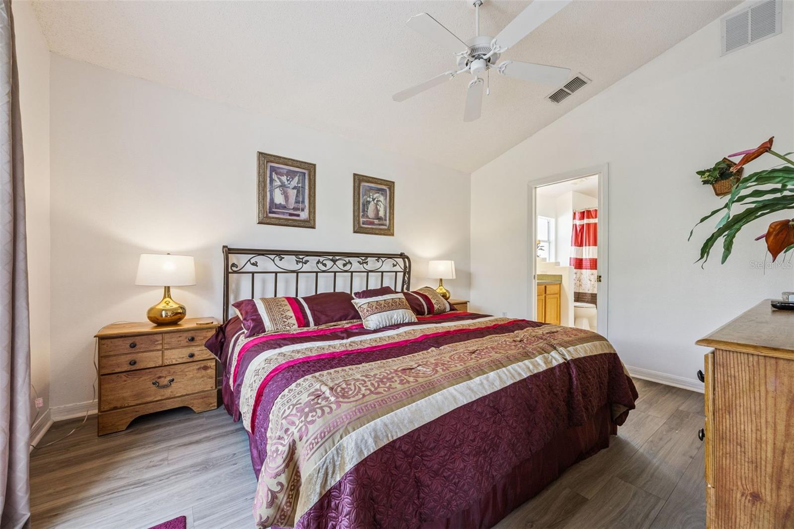 Image 22 of 45 For 16649 Rolling Green Drive