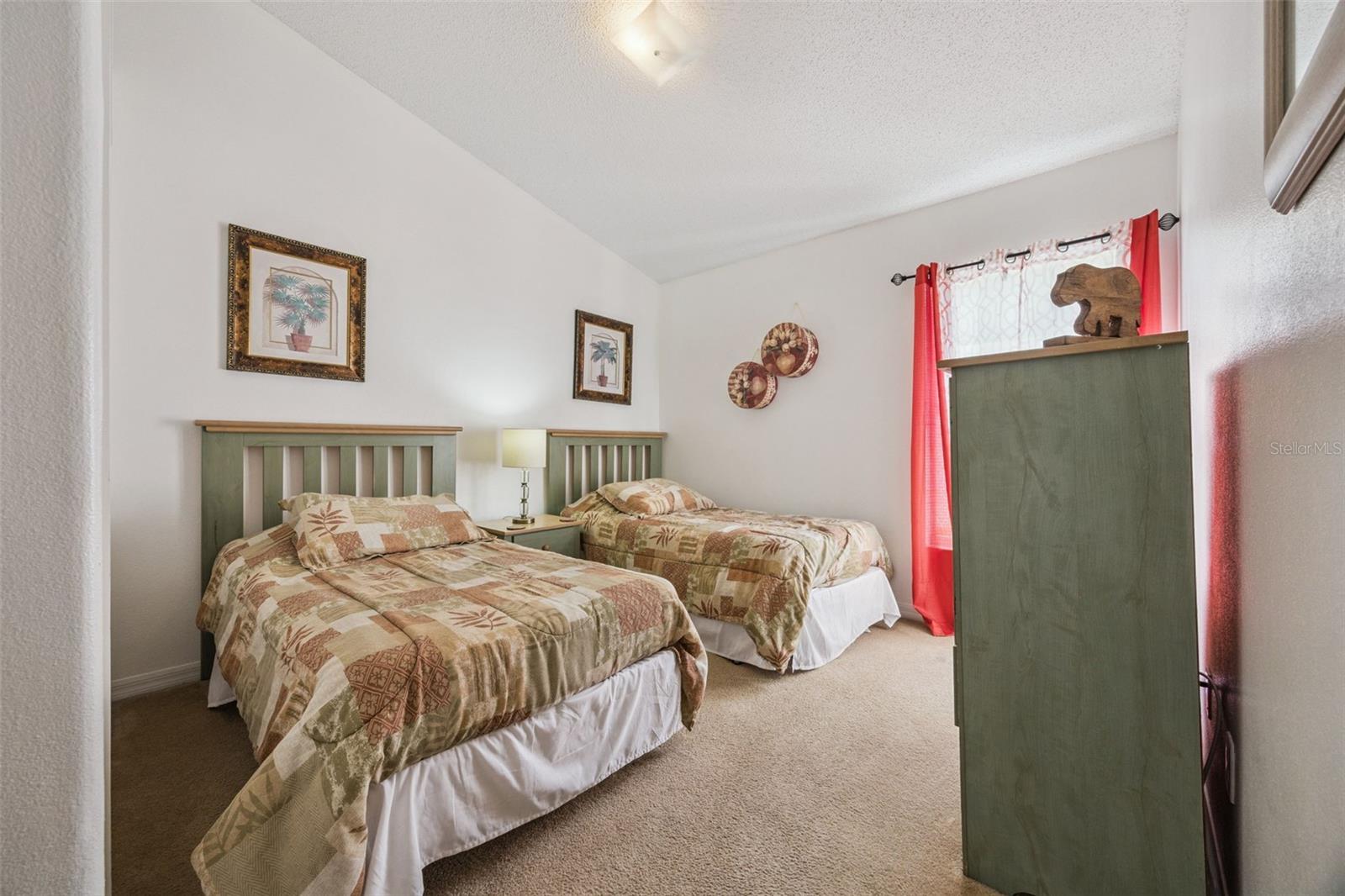 Image 26 of 45 For 16649 Rolling Green Drive