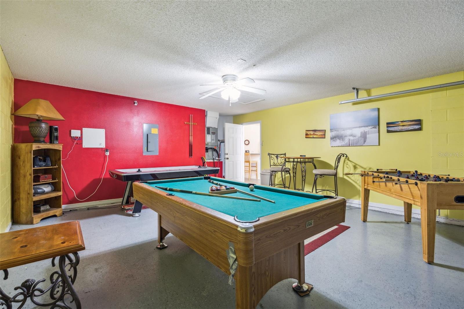 Image 32 of 45 For 16649 Rolling Green Drive