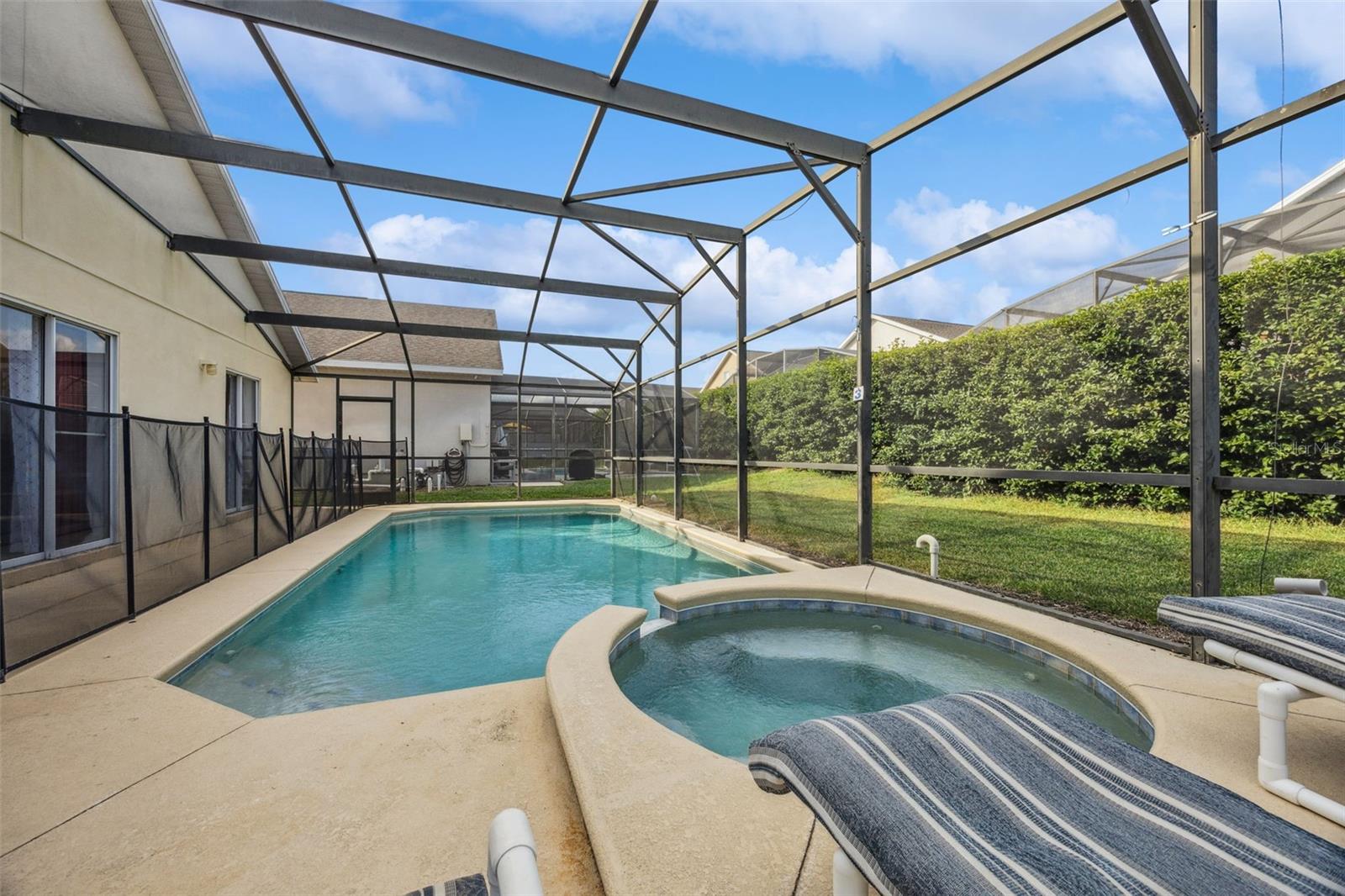 Image 35 of 45 For 16649 Rolling Green Drive