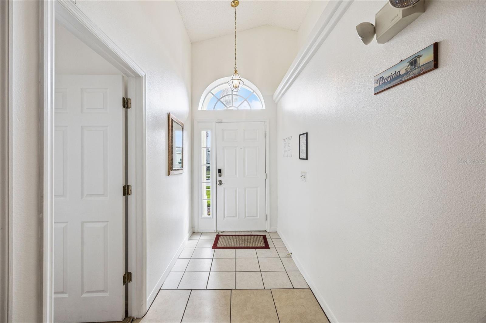 Image 6 of 45 For 16649 Rolling Green Drive