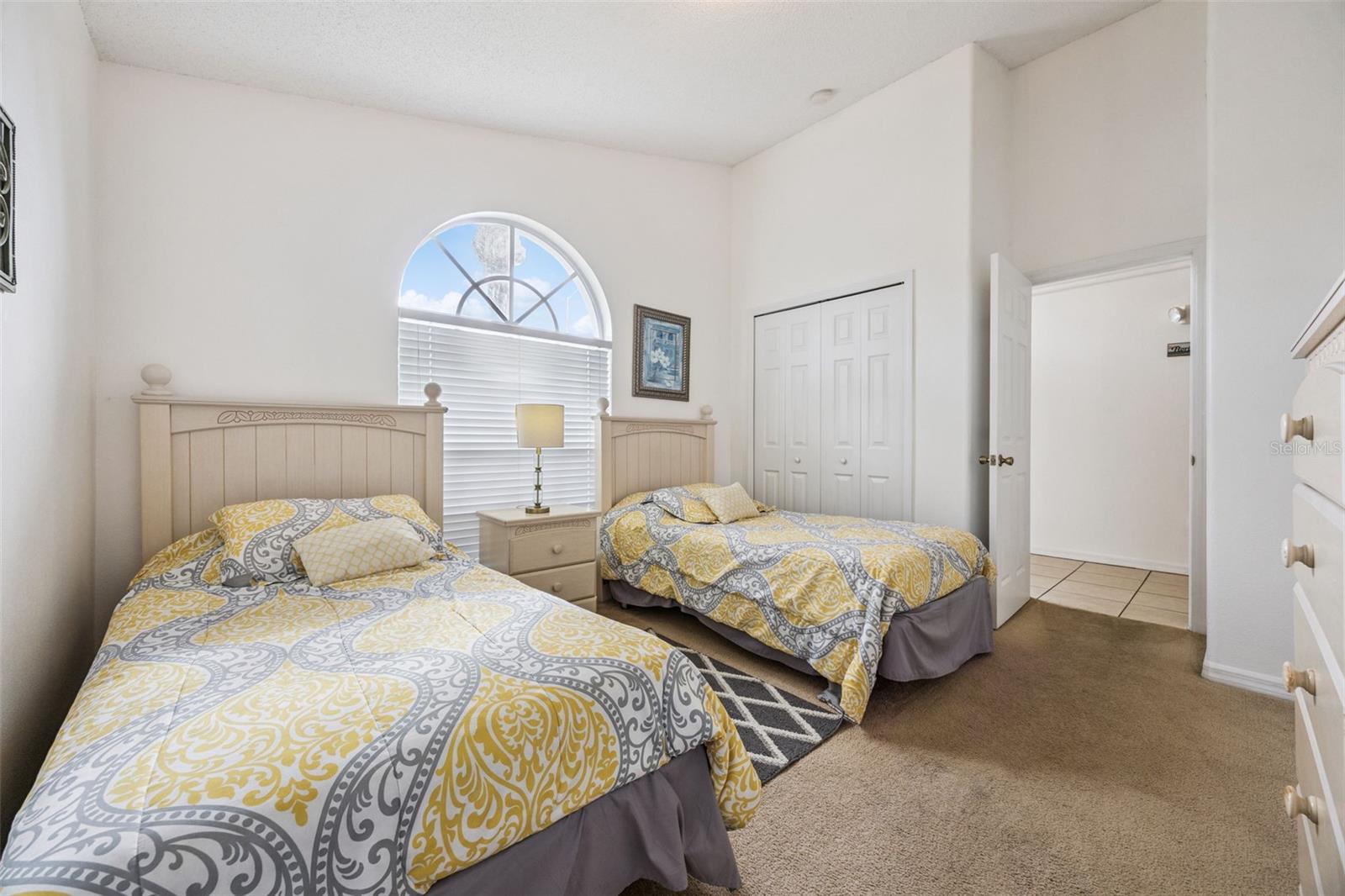 Image 8 of 45 For 16649 Rolling Green Drive